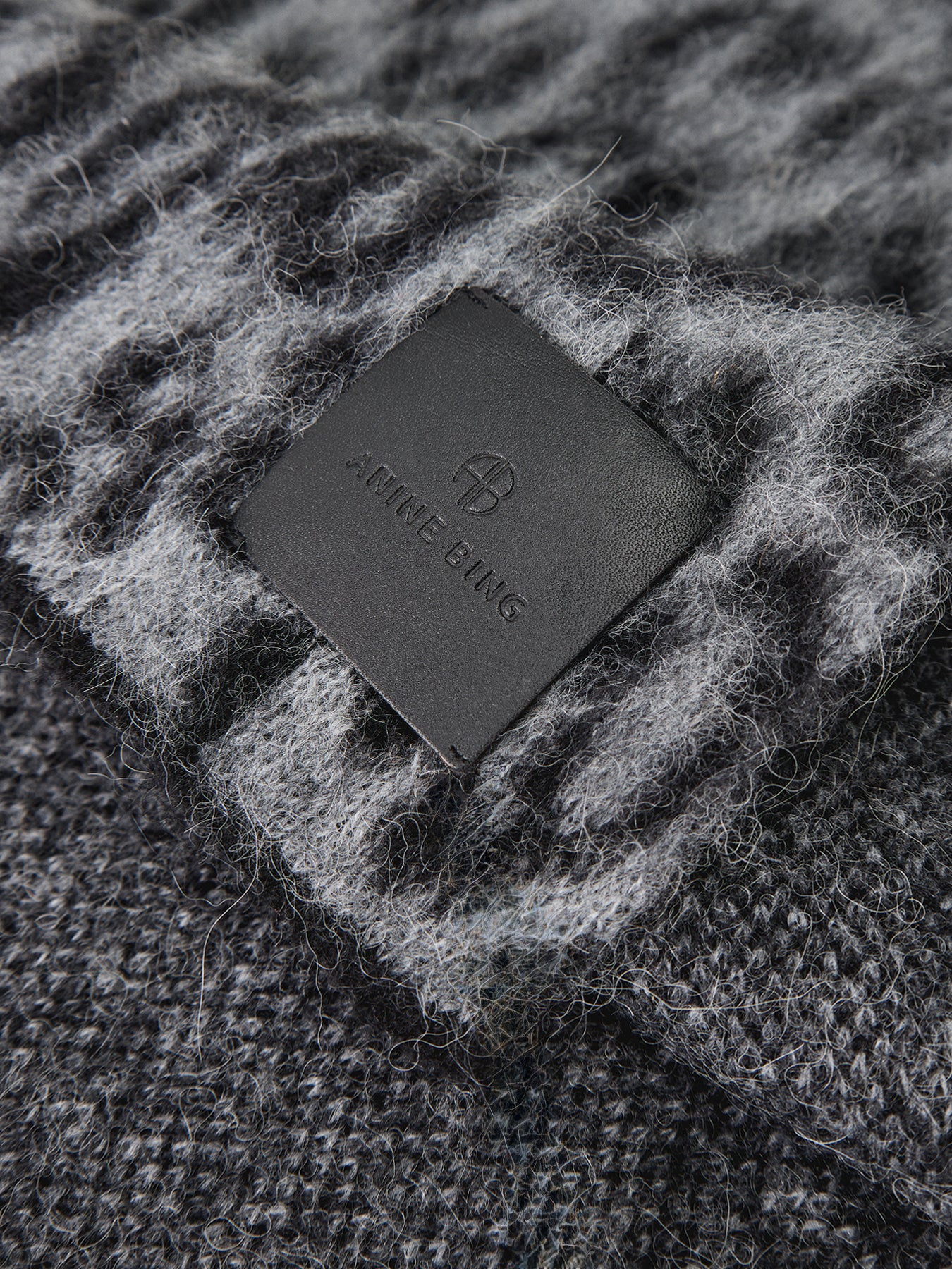 Hannah Scarf Grey Leopard