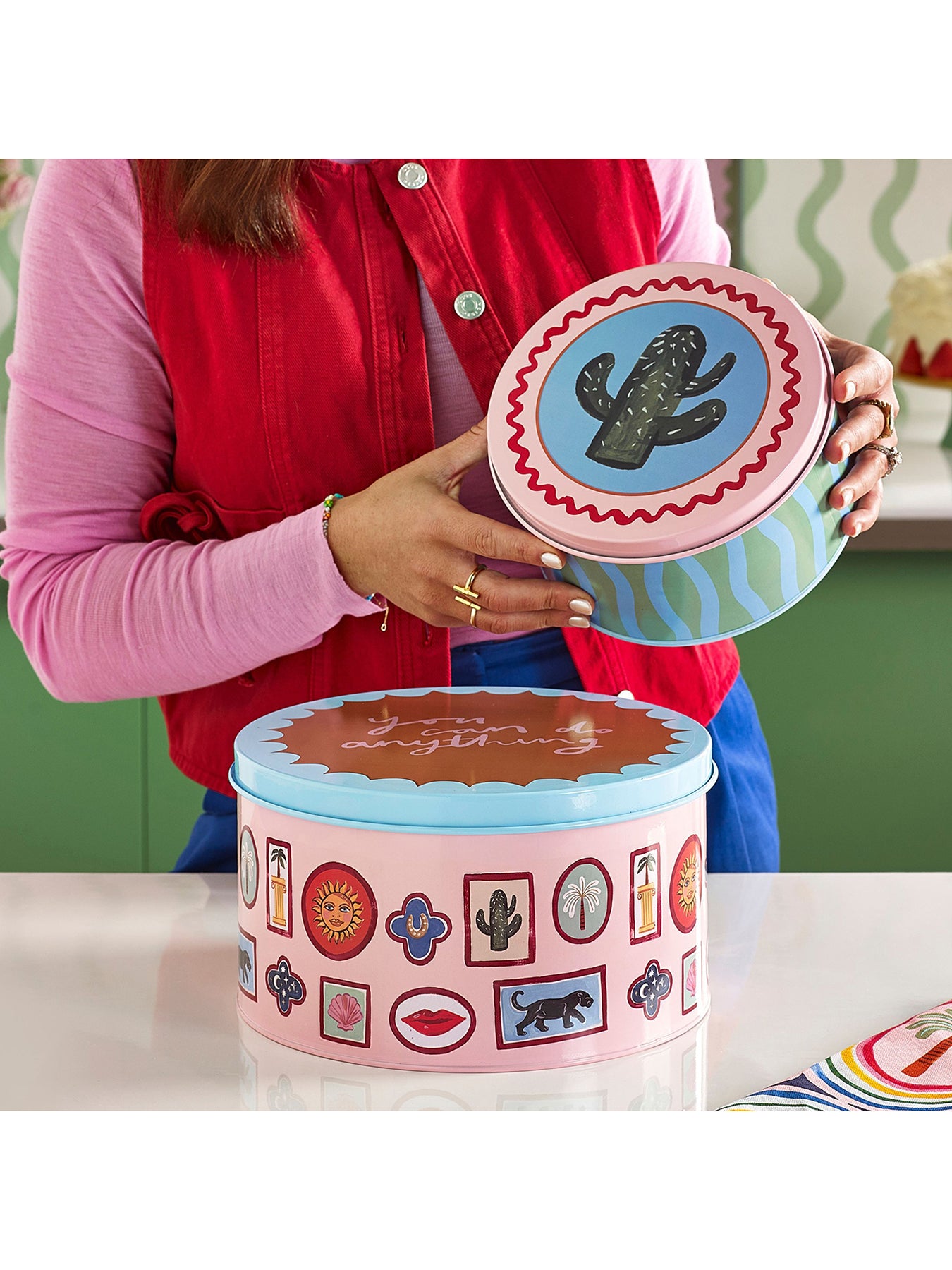 Electric Coast Set of 2 Cake Tins