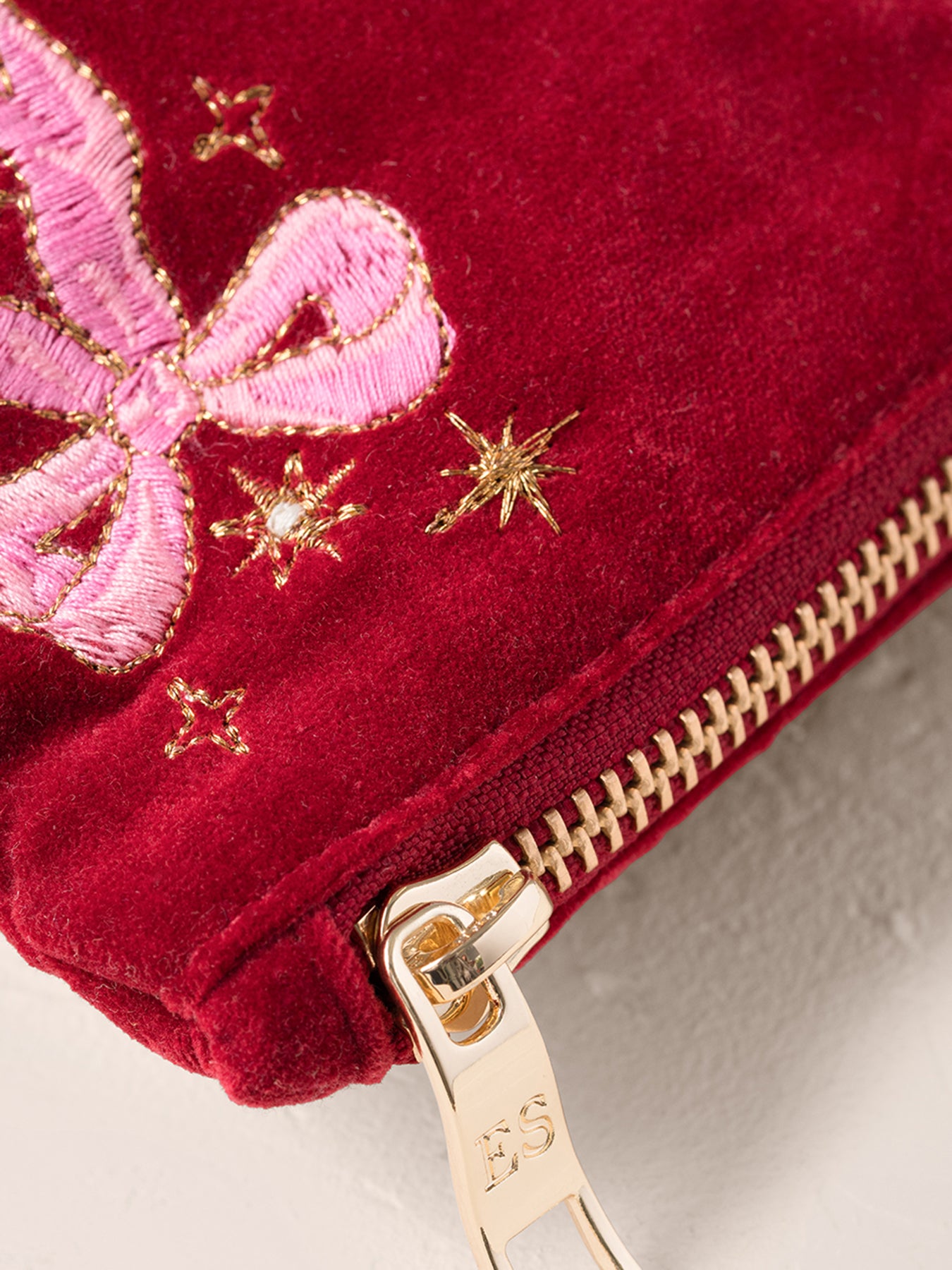 Dazzling Bows Velvet Everyday Pouch Rouge