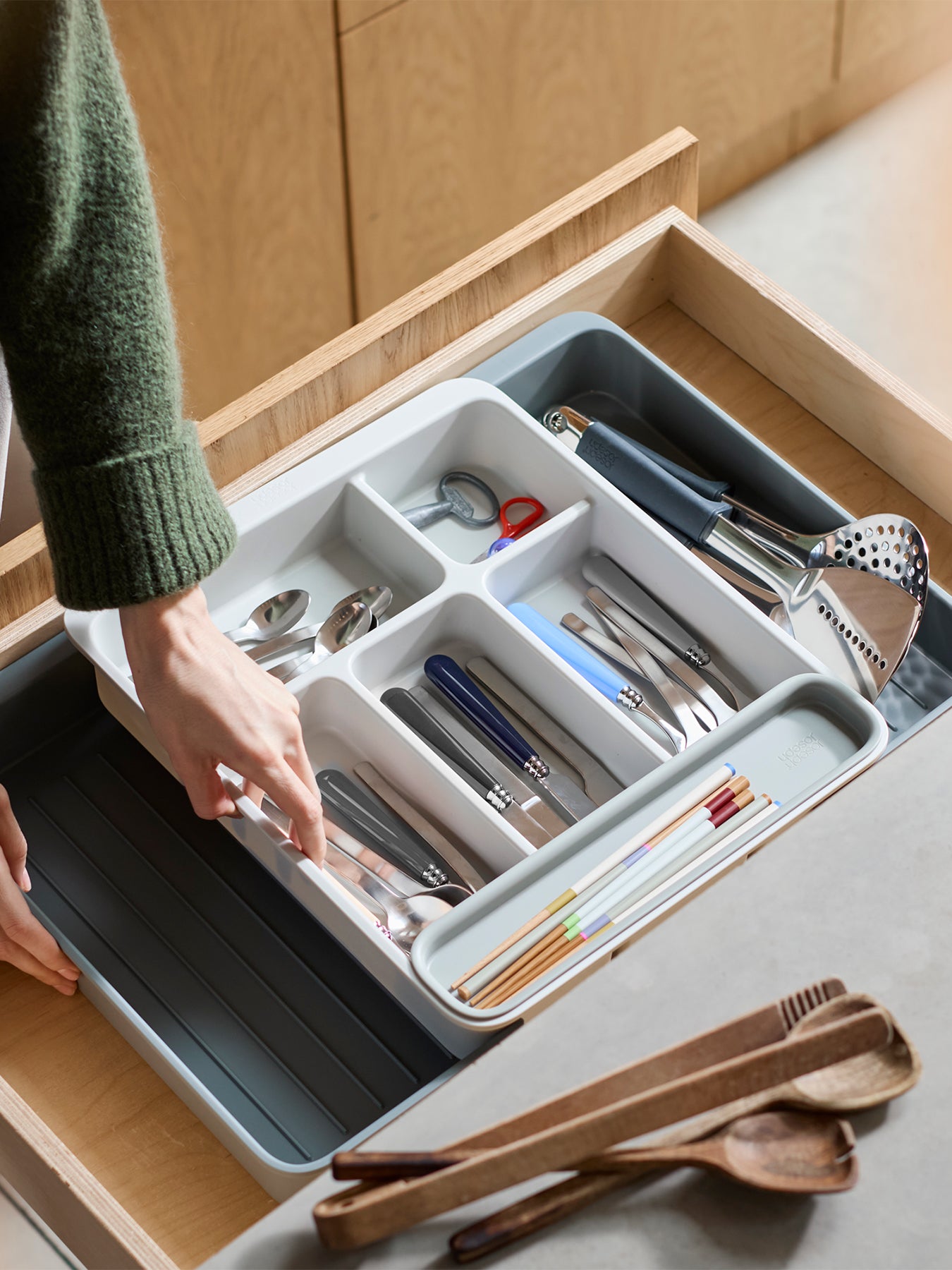 DrawerStore Expanding Cutlery Tray Light Stone