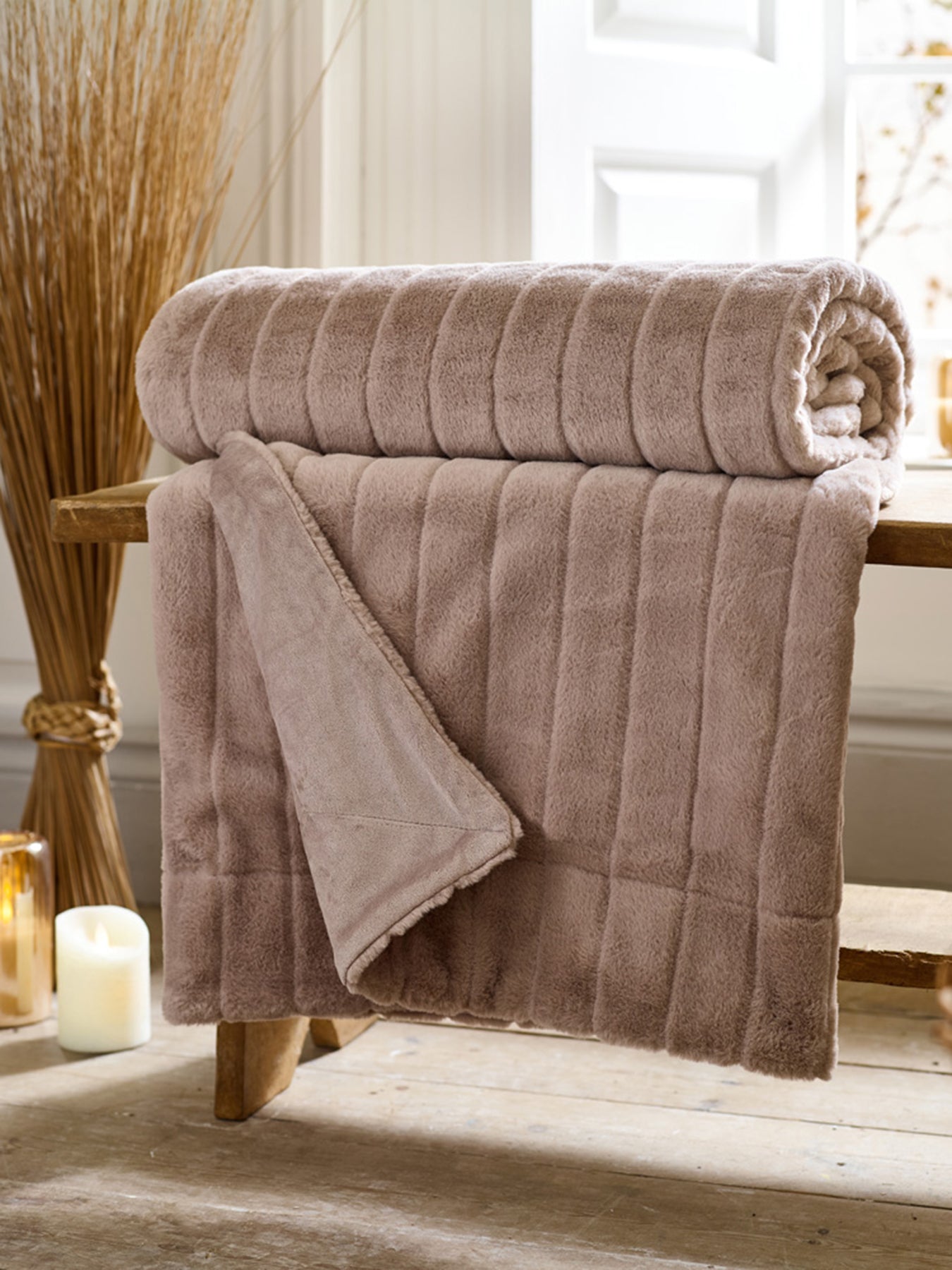Deyongs Hockley Throw Fawn