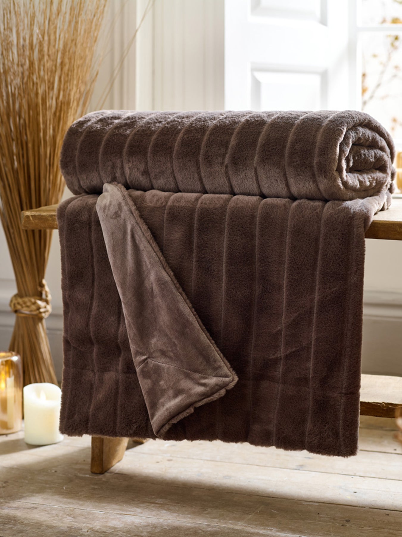 Deyongs Hockley Throw Mocha