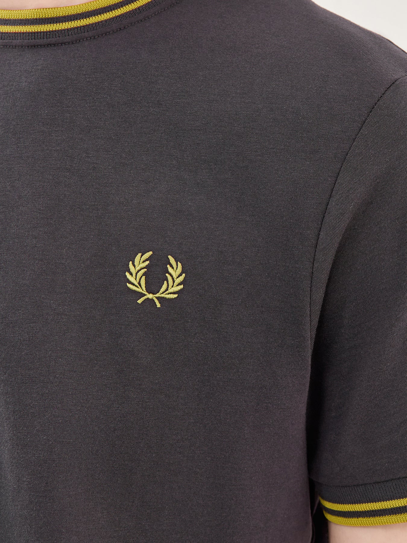 Twin Tipped T-Shirt Black