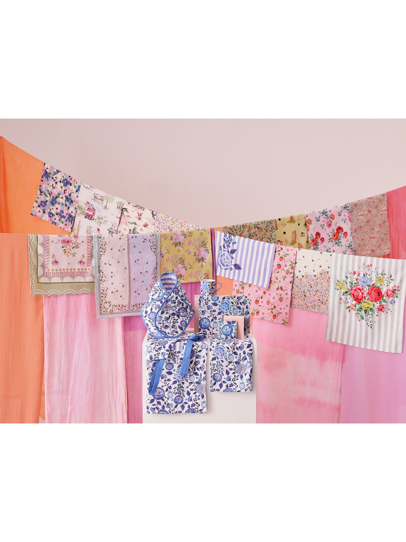 Strawberry Garden Blue Double Oven Glove