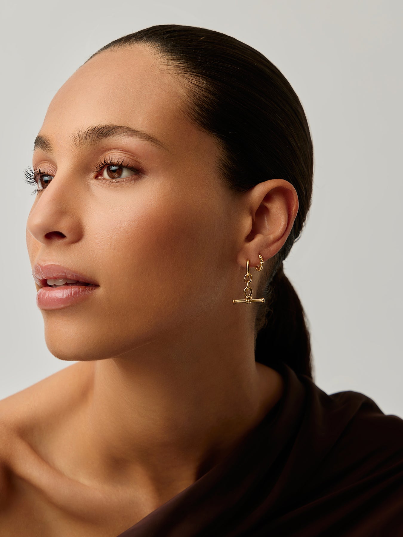 Ridge T Bar Drop Hoop Earrings Gold