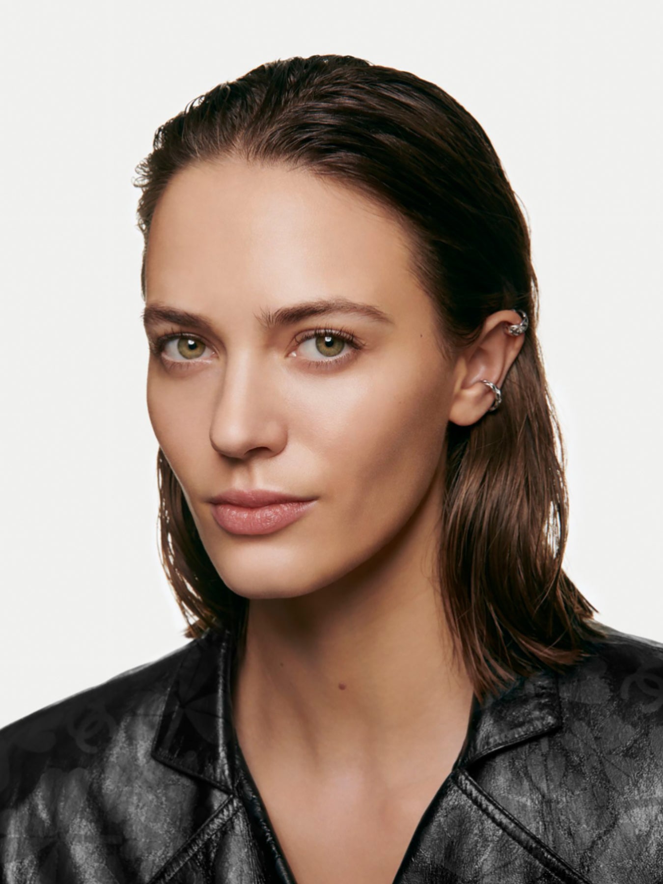 Sublimage L'Essence De Teint Ultimate Radiance-Generating Serum Foundation