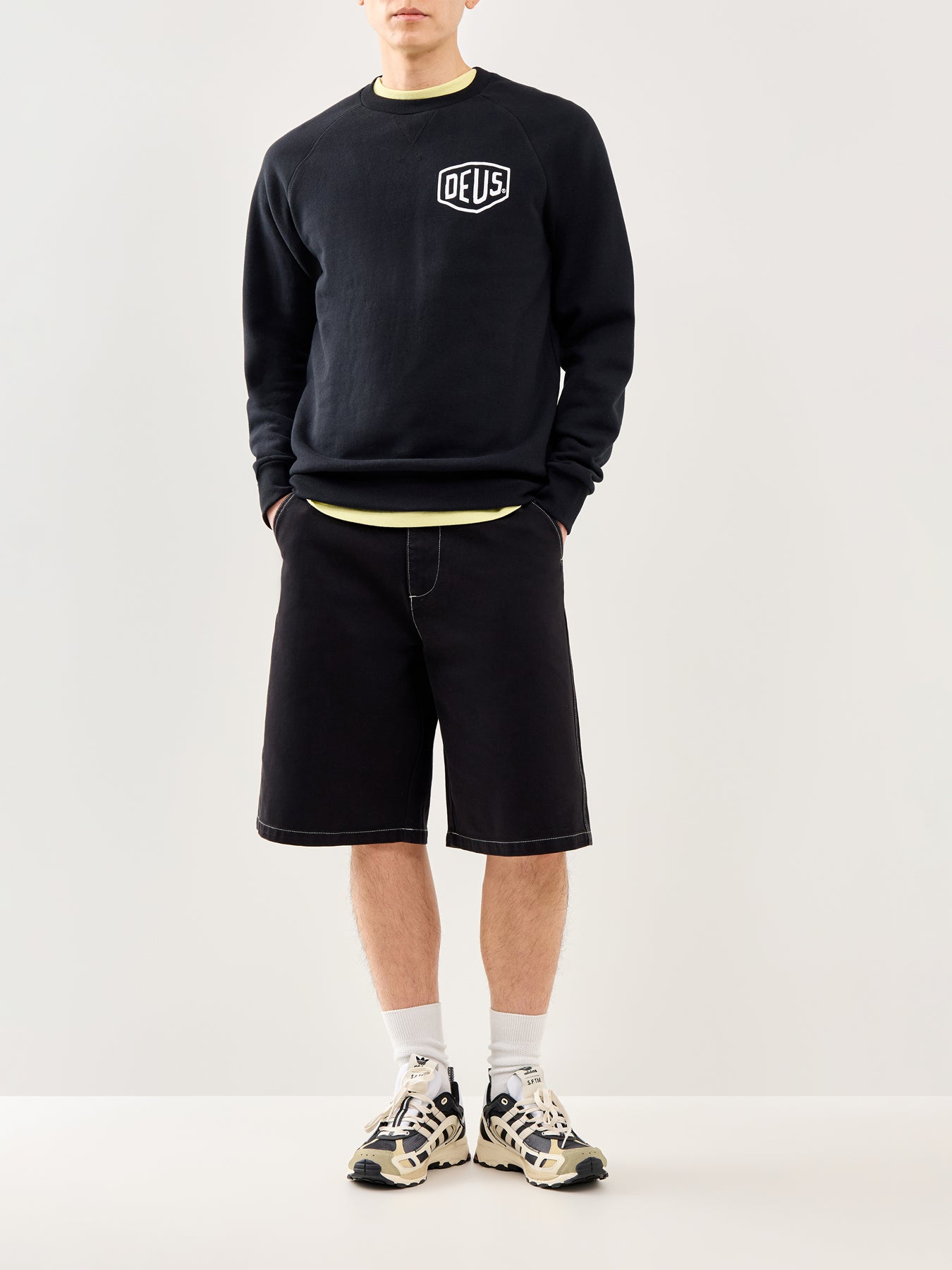 Graphic Crew Neck Sweatshirt Black