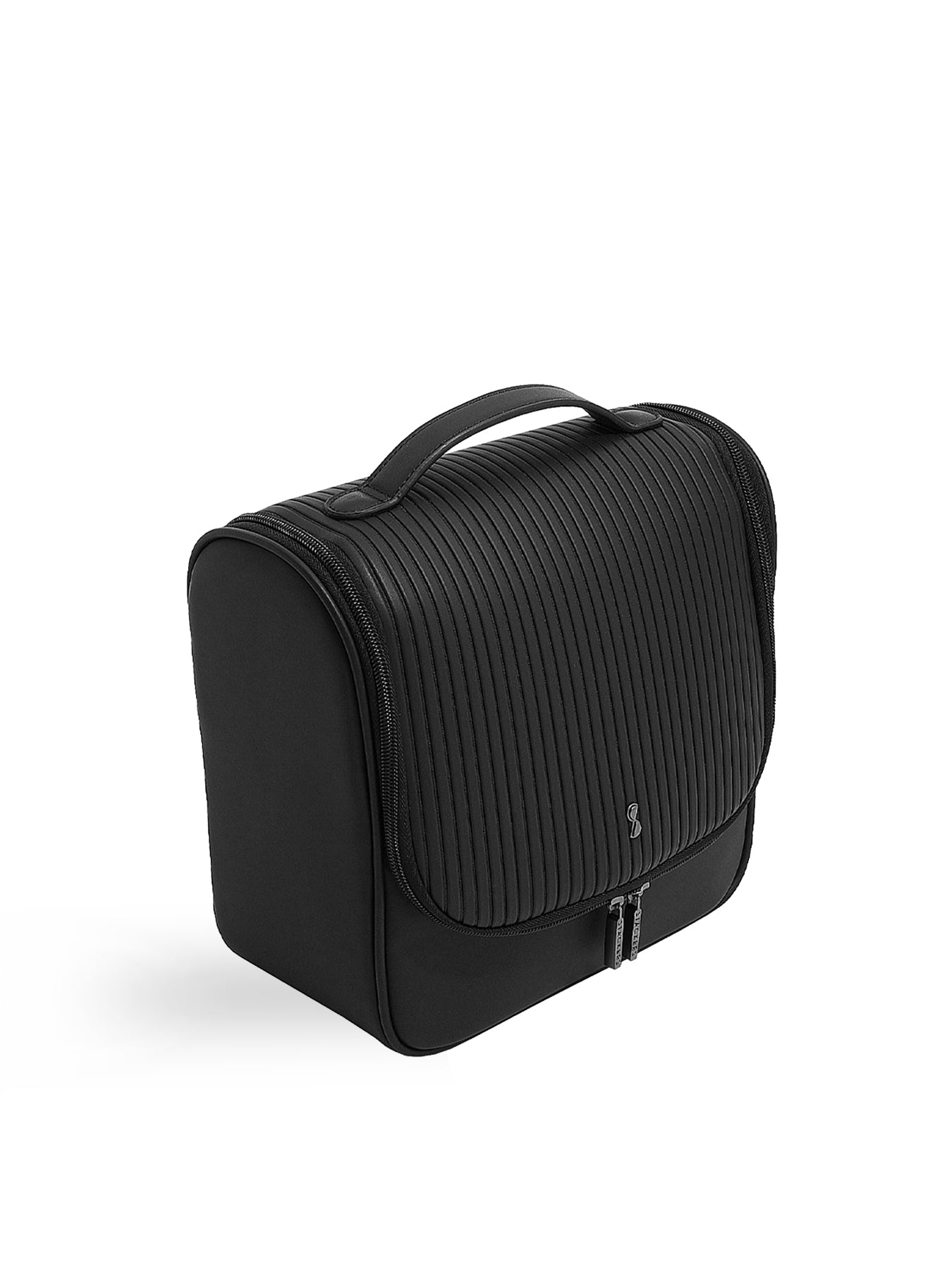 Fluted Large Hanging Wash Bag