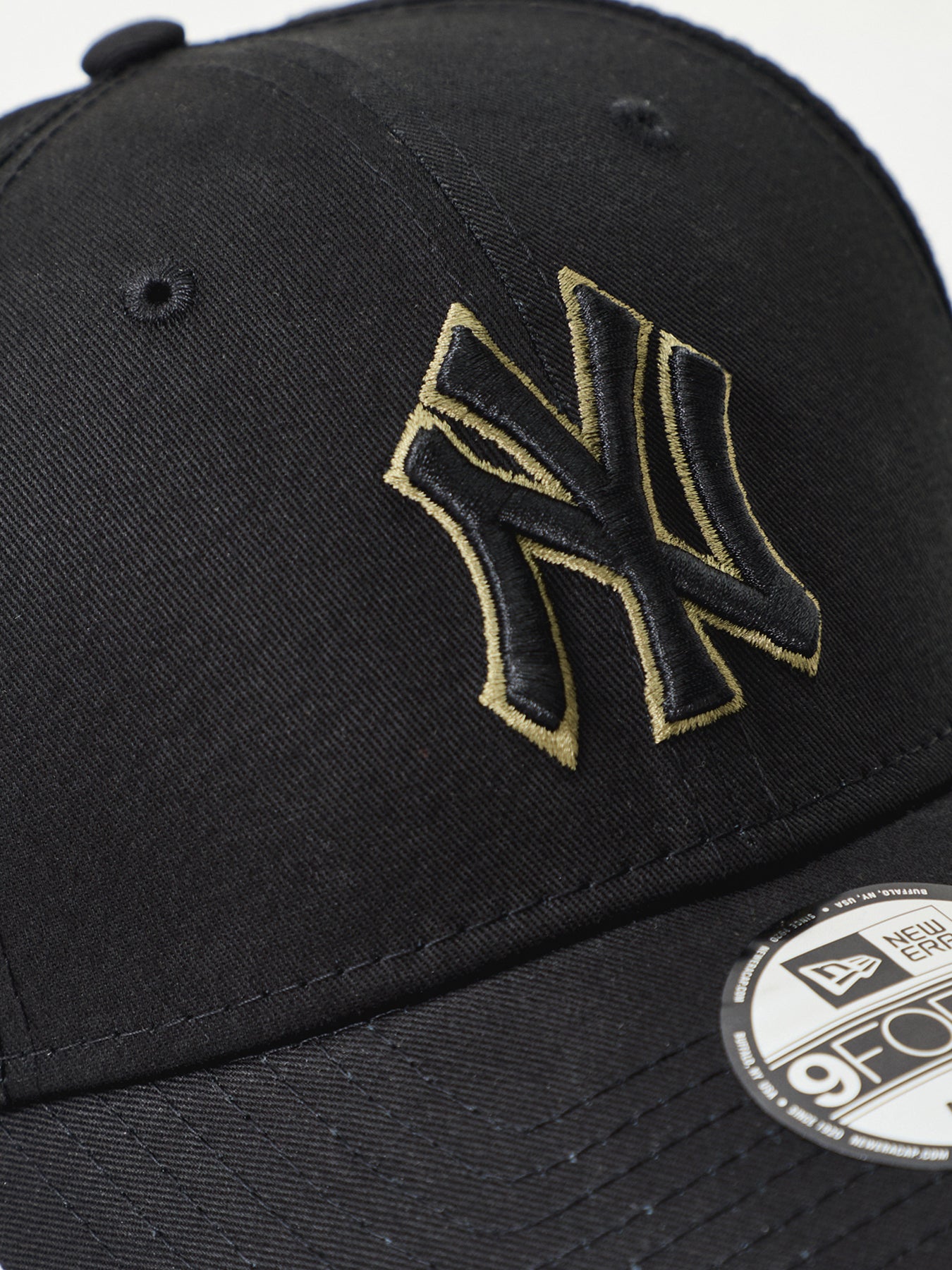 Team Outline 9FORTY New York Yankees Cap Black