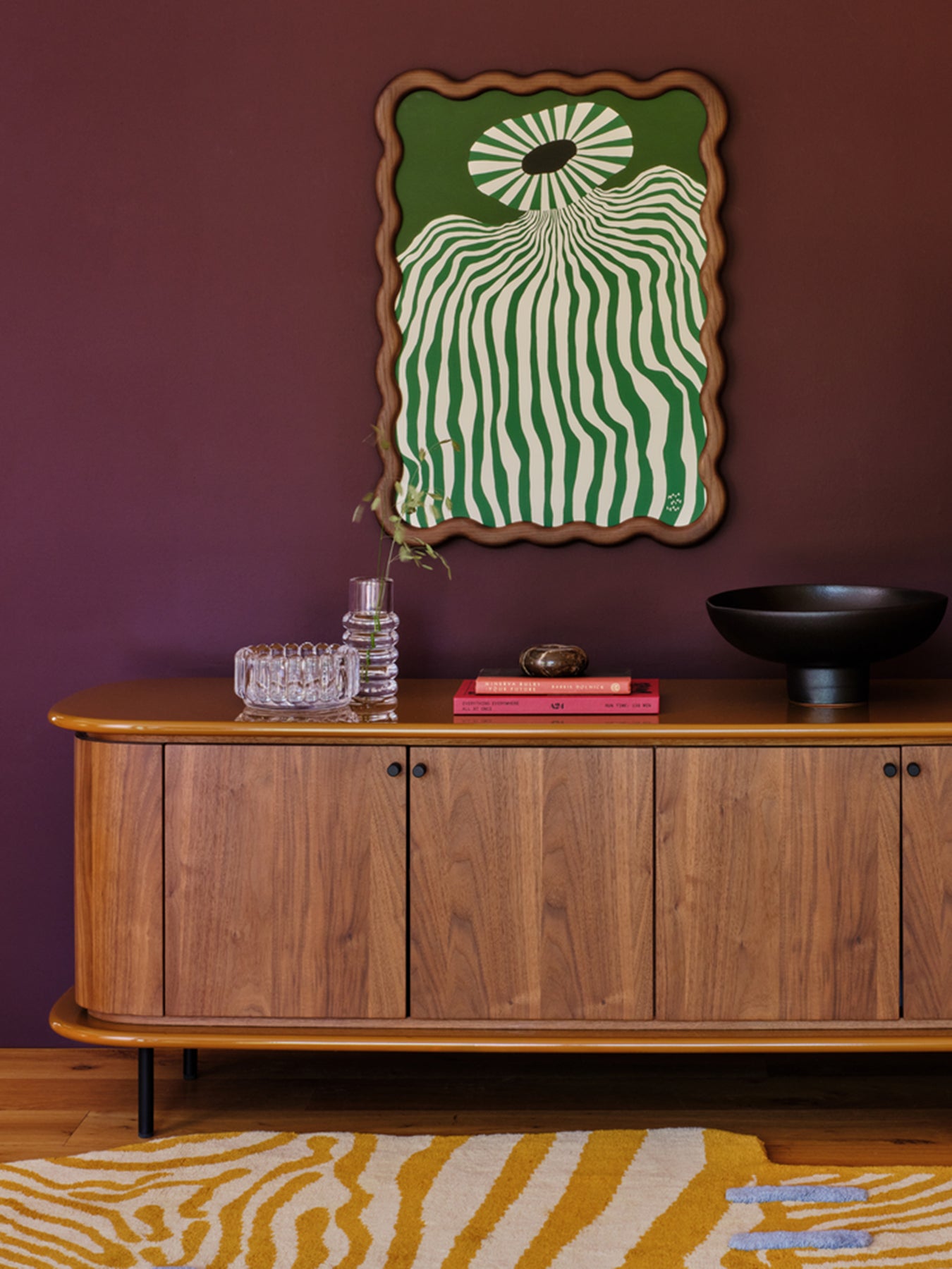Wavy Frame Walnut