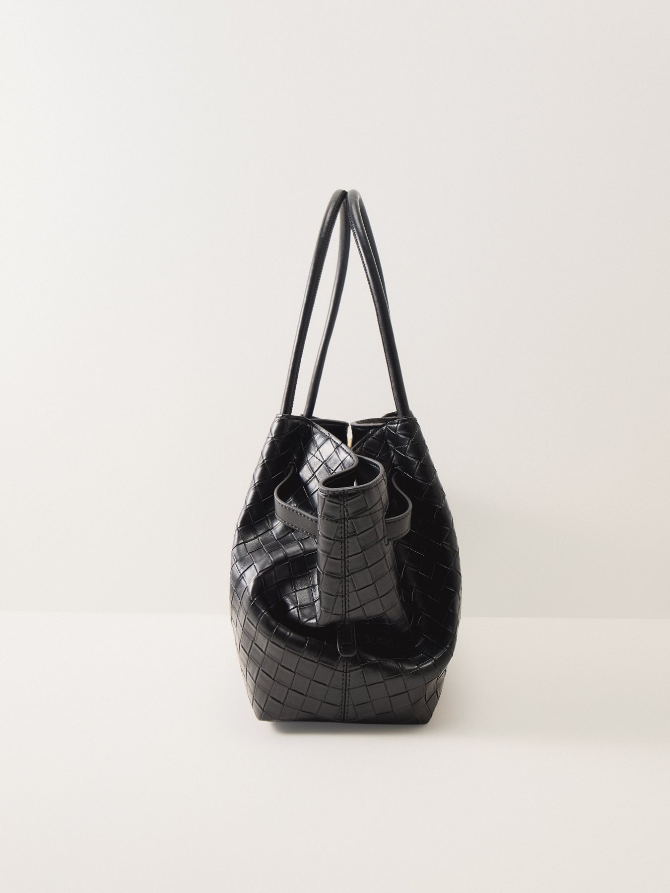 Hana Medium Weave Tote Black