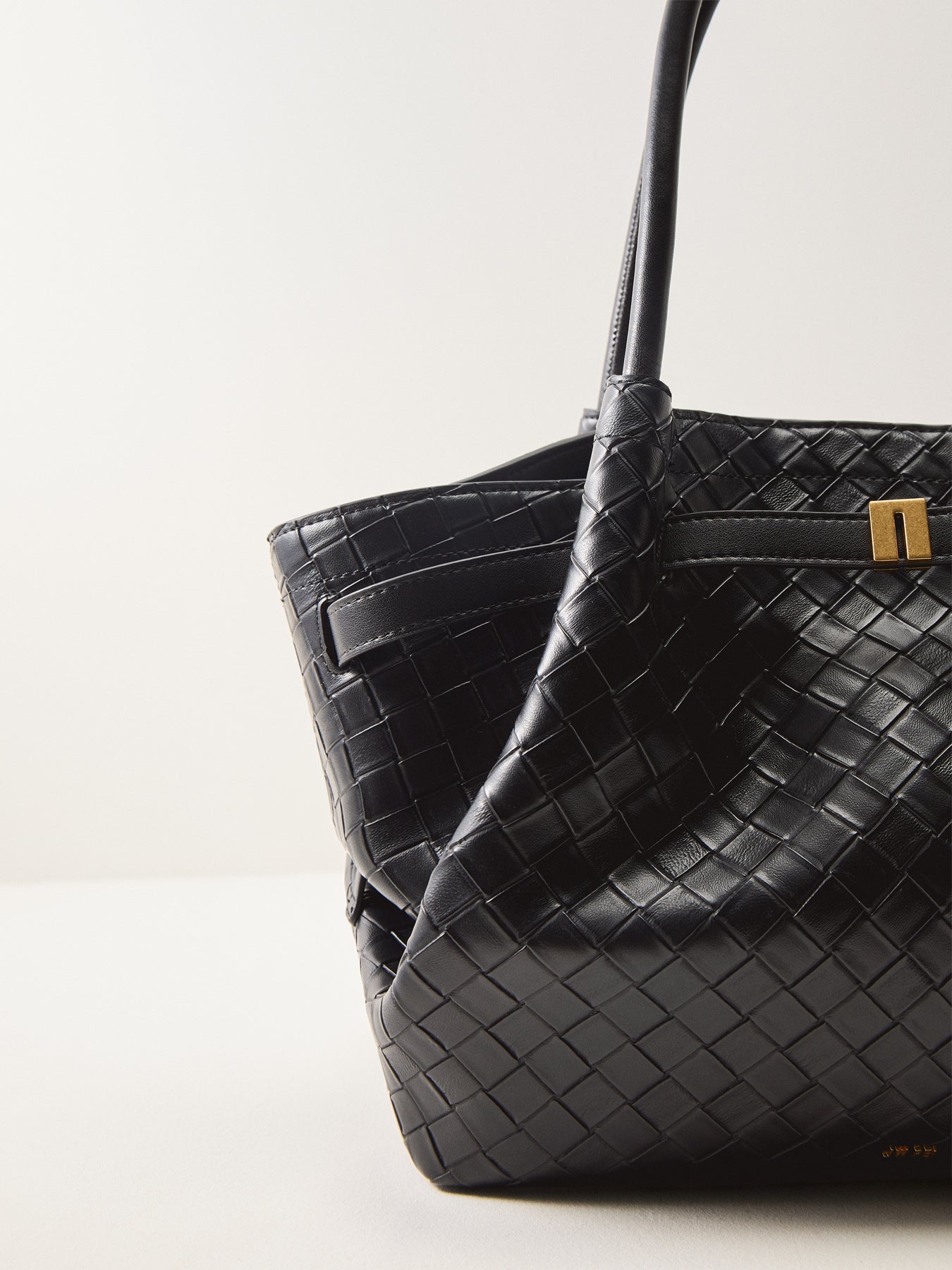 Hana Medium Weave Tote Black