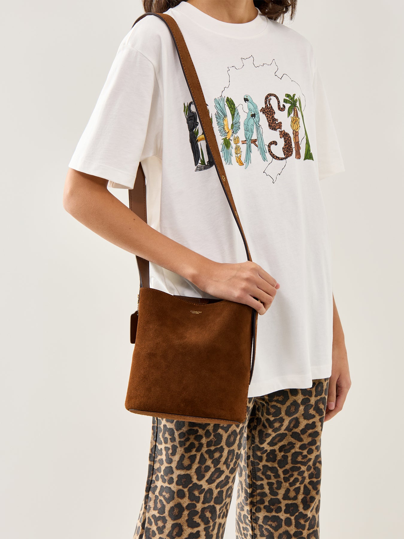 Suede Bleecker Bucket Bag 21 Brown