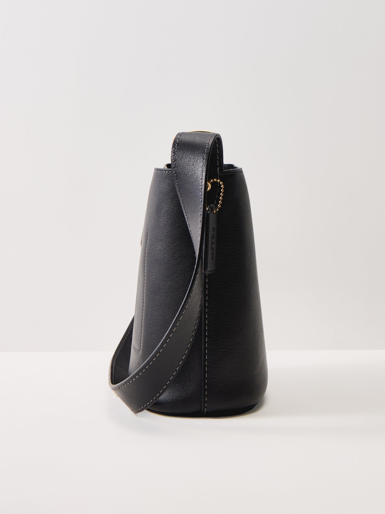 Natural Grain Leather Bucket Bag Black