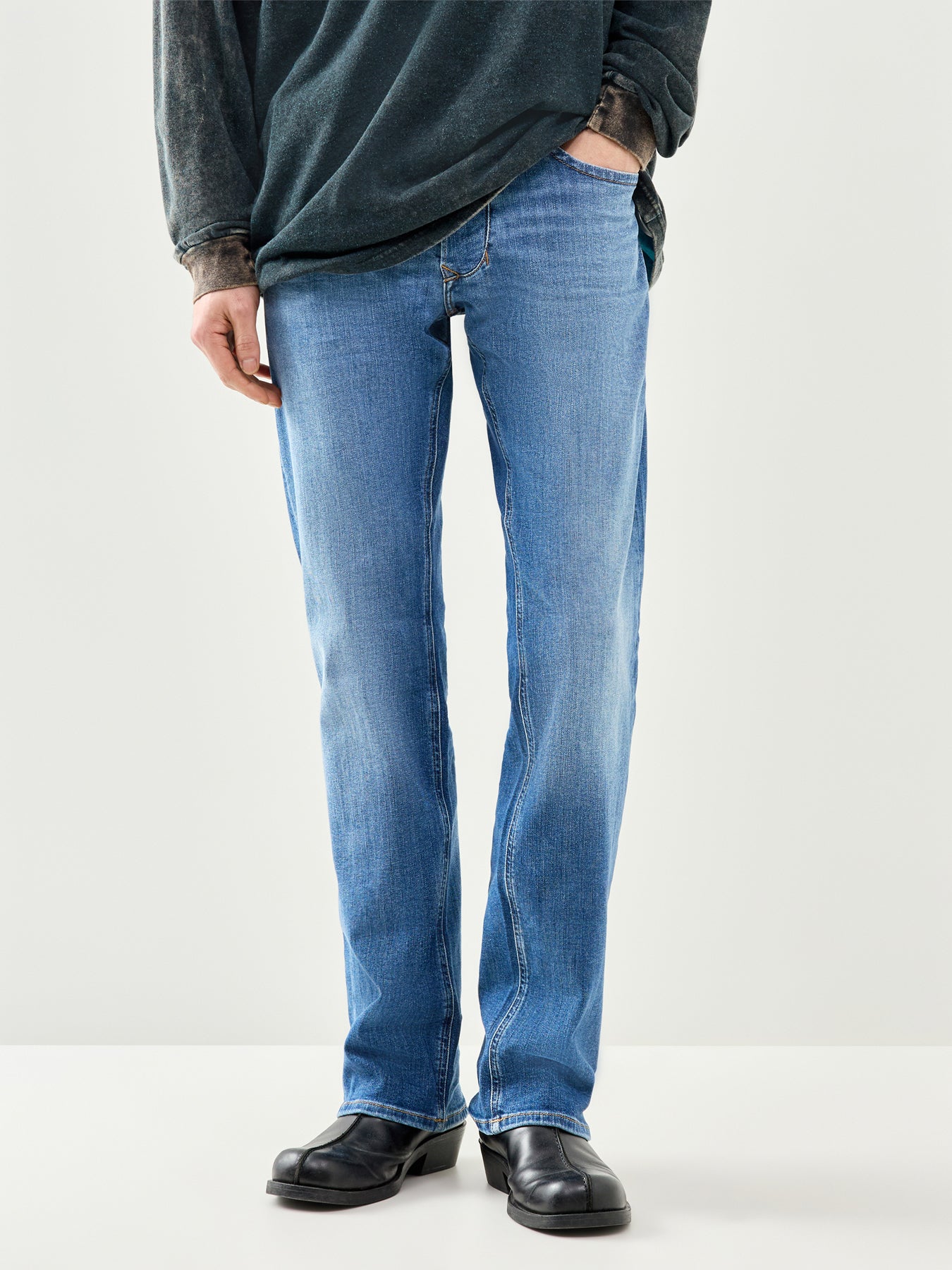 Diesel 1985 Larkee Regular Fit Jeans in Blue