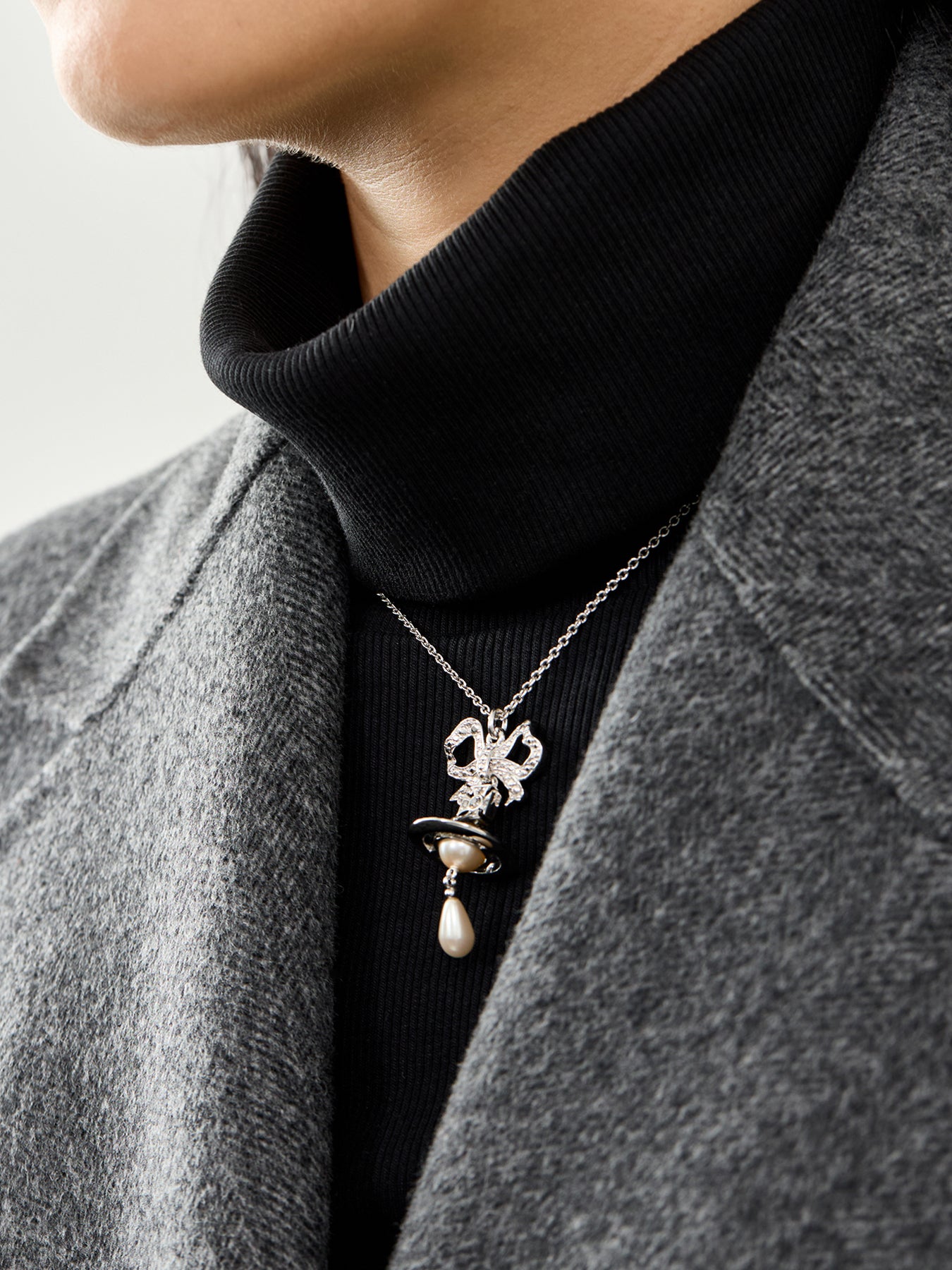 Pearl & Crystal Pendant Necklace Silver