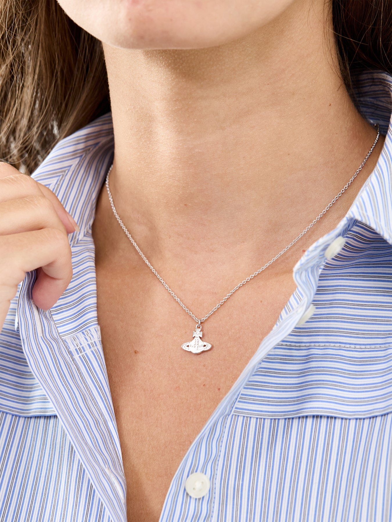 Signature Pendant Necklace Silver