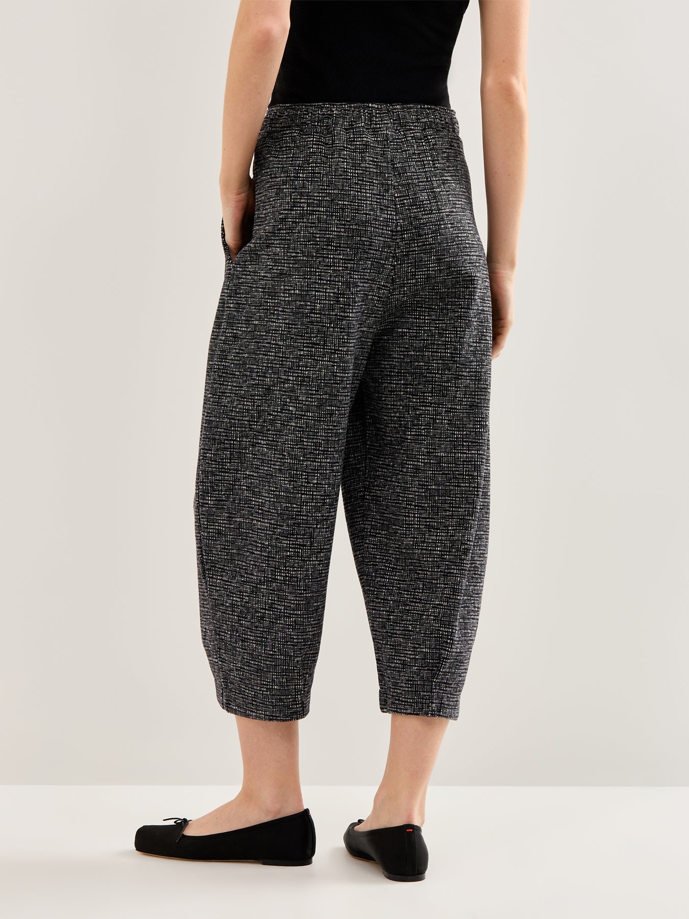 Textured Barrel Leg Trousers Black