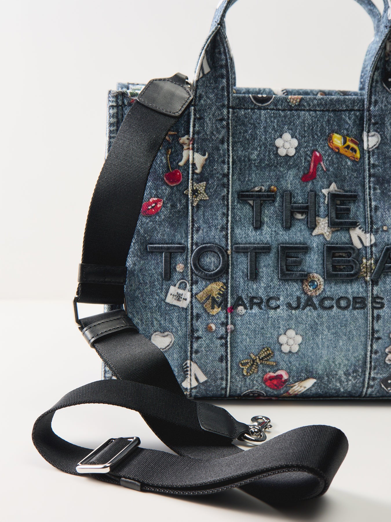 Trompe L’Oeil Trinket Canvas Medium Tote Bag Blue