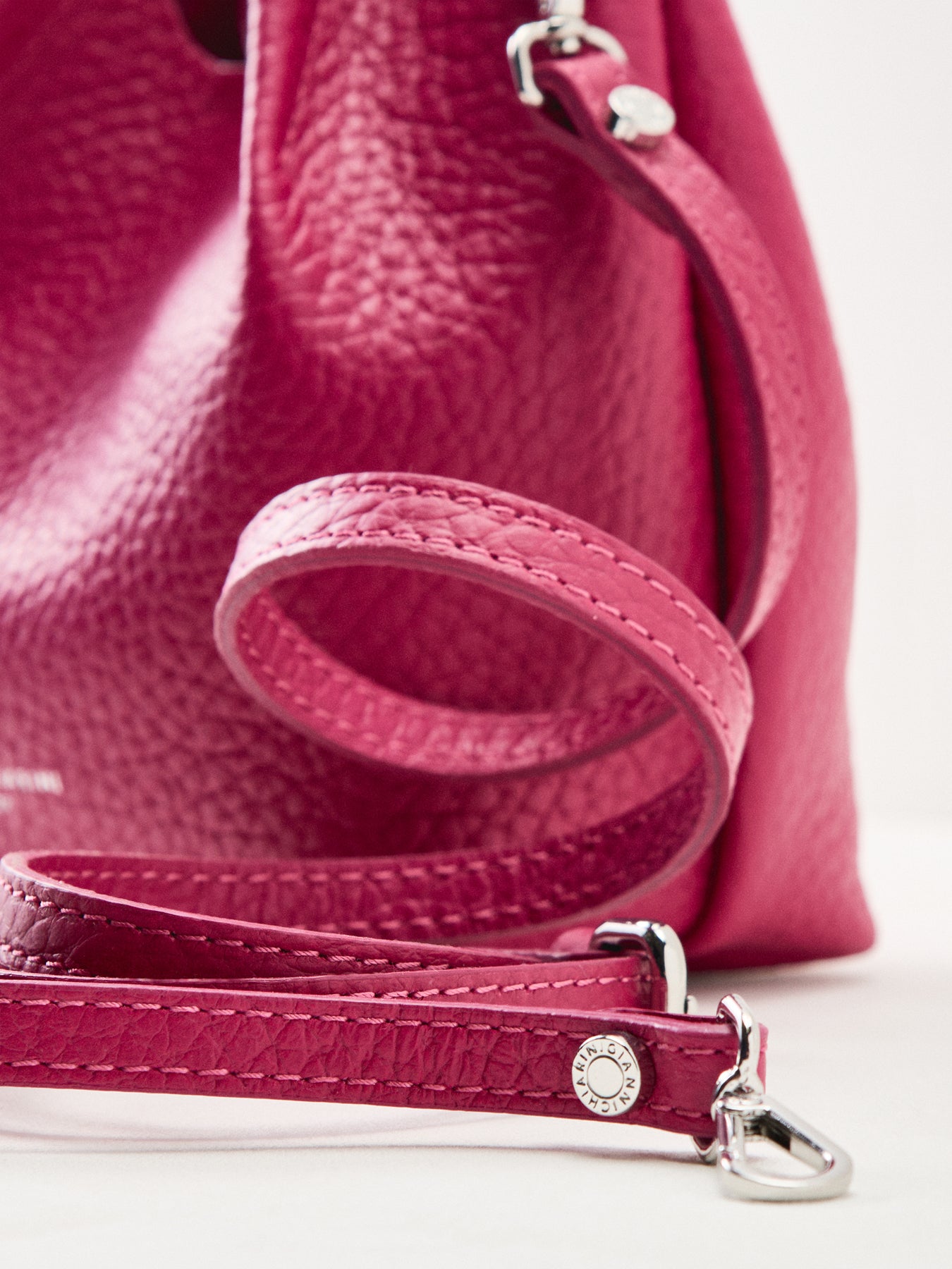 Dua Small Leather Crossbody Bag Pink