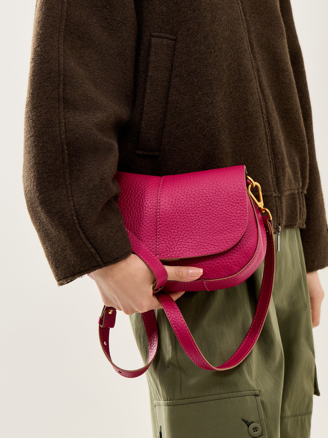 Helena Round Small Crossbody Black