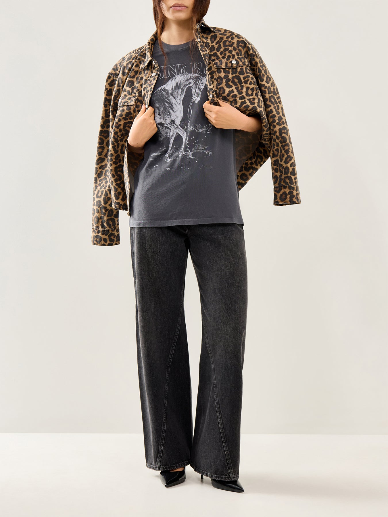 Lili Horse Graphic Tee Black