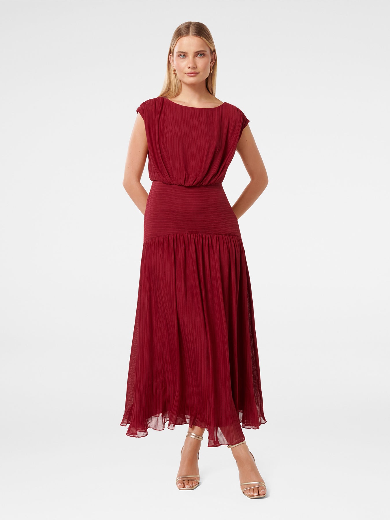Lila Crinkle Maxi Dress Red