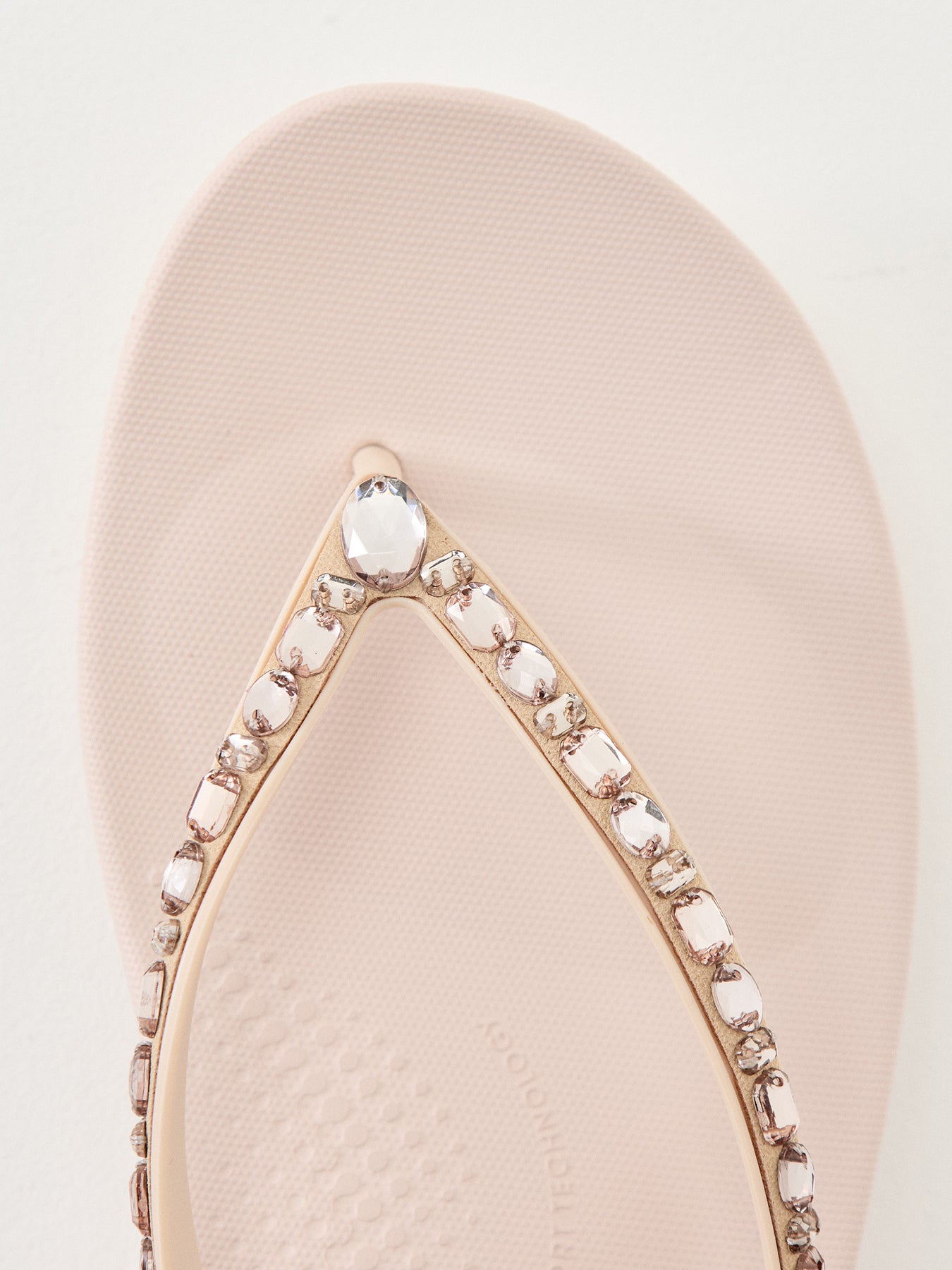 Iqushion Multi Crystal Ergonomic Flip Flops Nude Rose