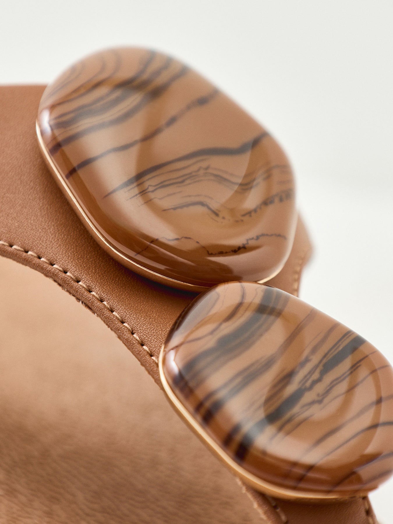 Lulu Marbled-Stone Toe-Post Sandals Deep Tan
