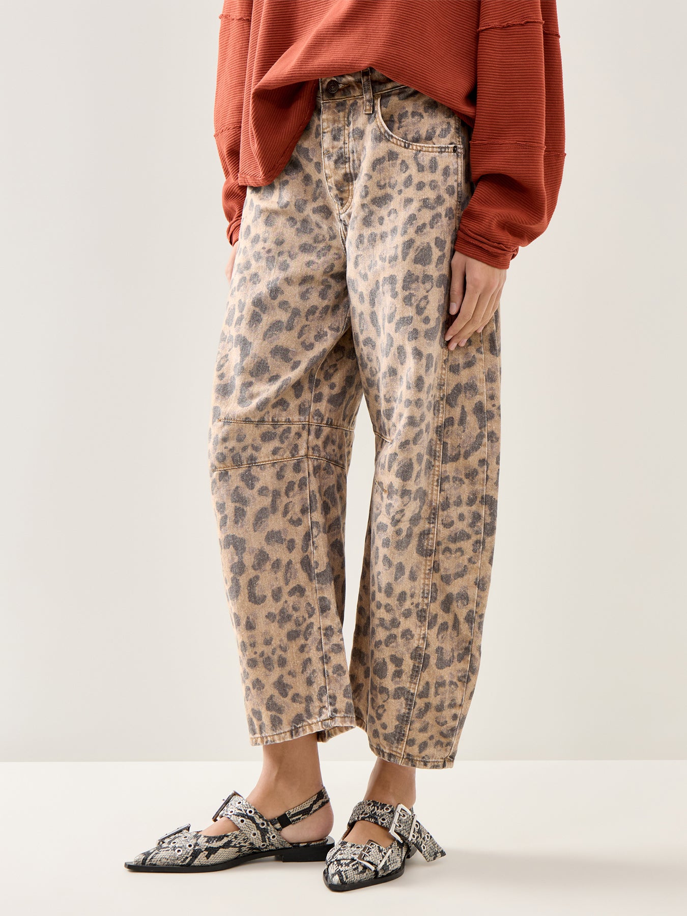 Good Luck Printed Barrel Jeans Brown