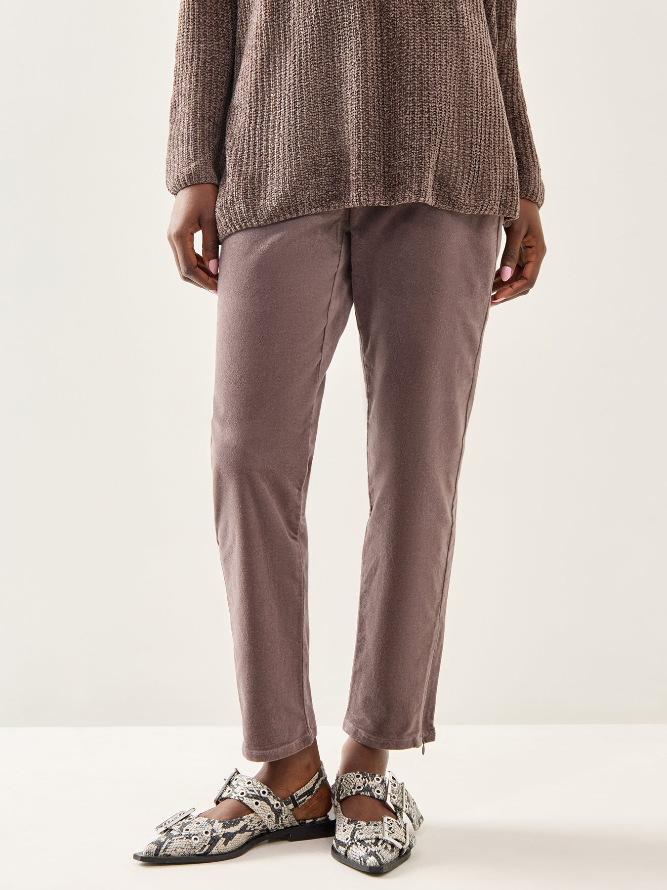 Slim Ankle Pant with Zip Beige