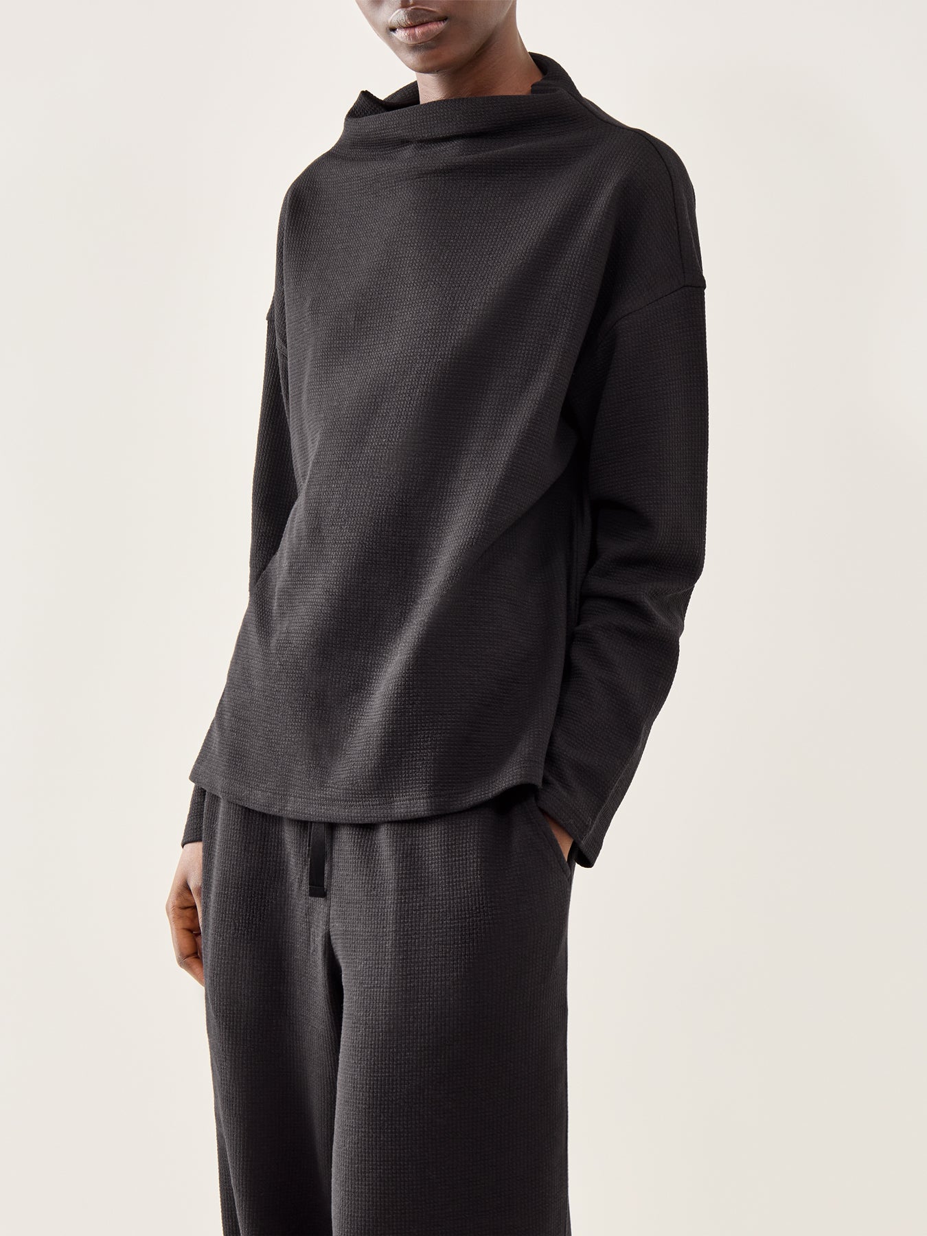High Funnel Neck Box Top Black