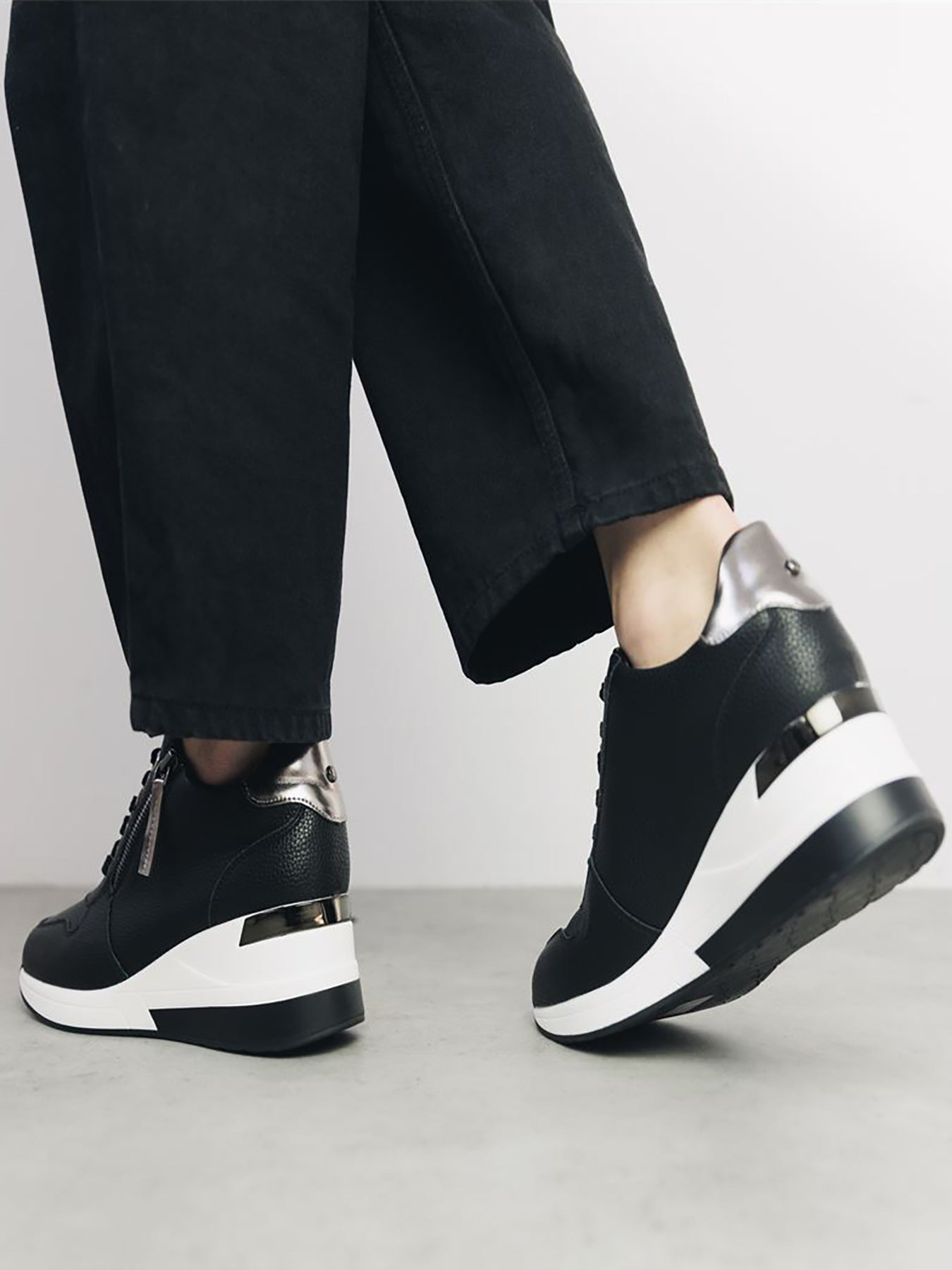 Caspia Chunky Trainers Black