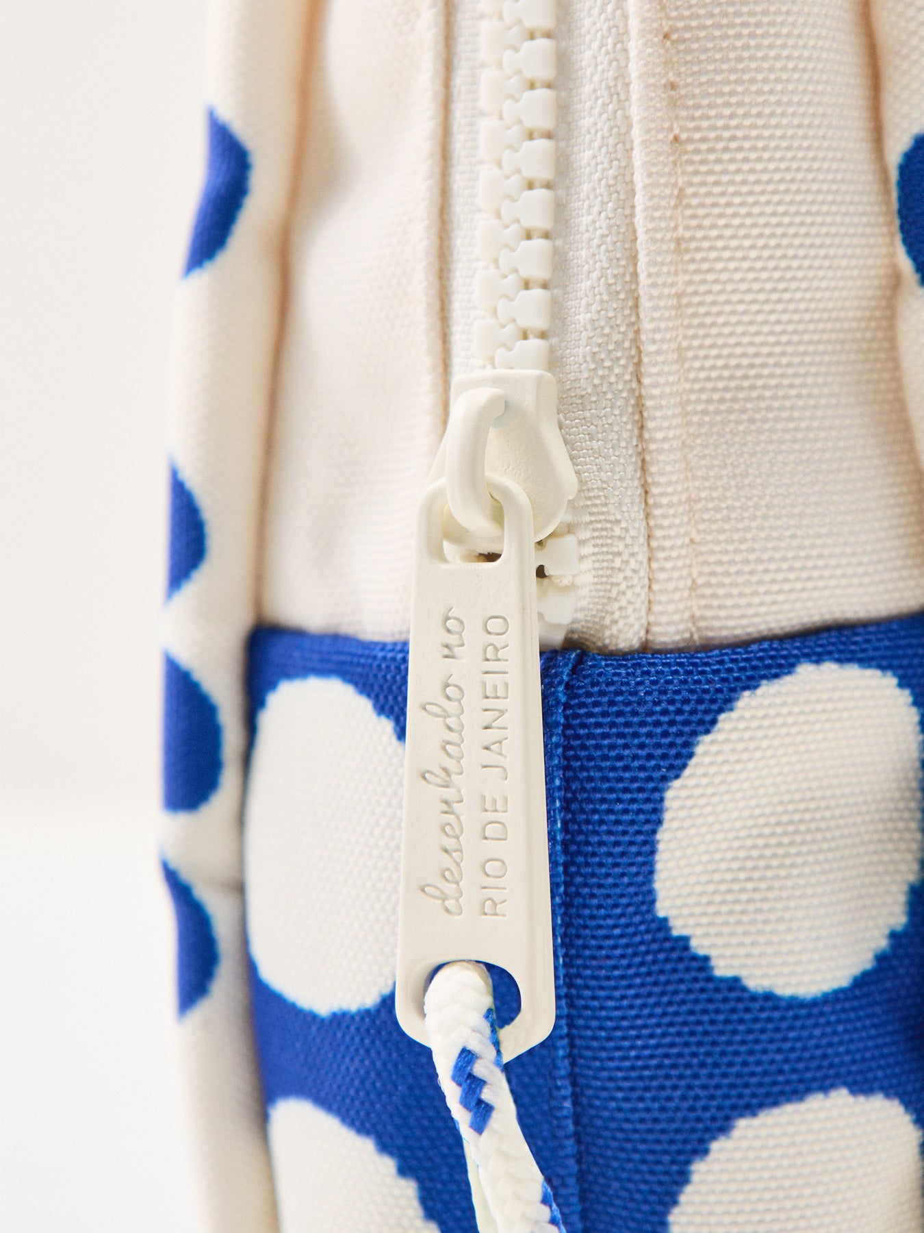 Macaw Striped Big Pouch Blue