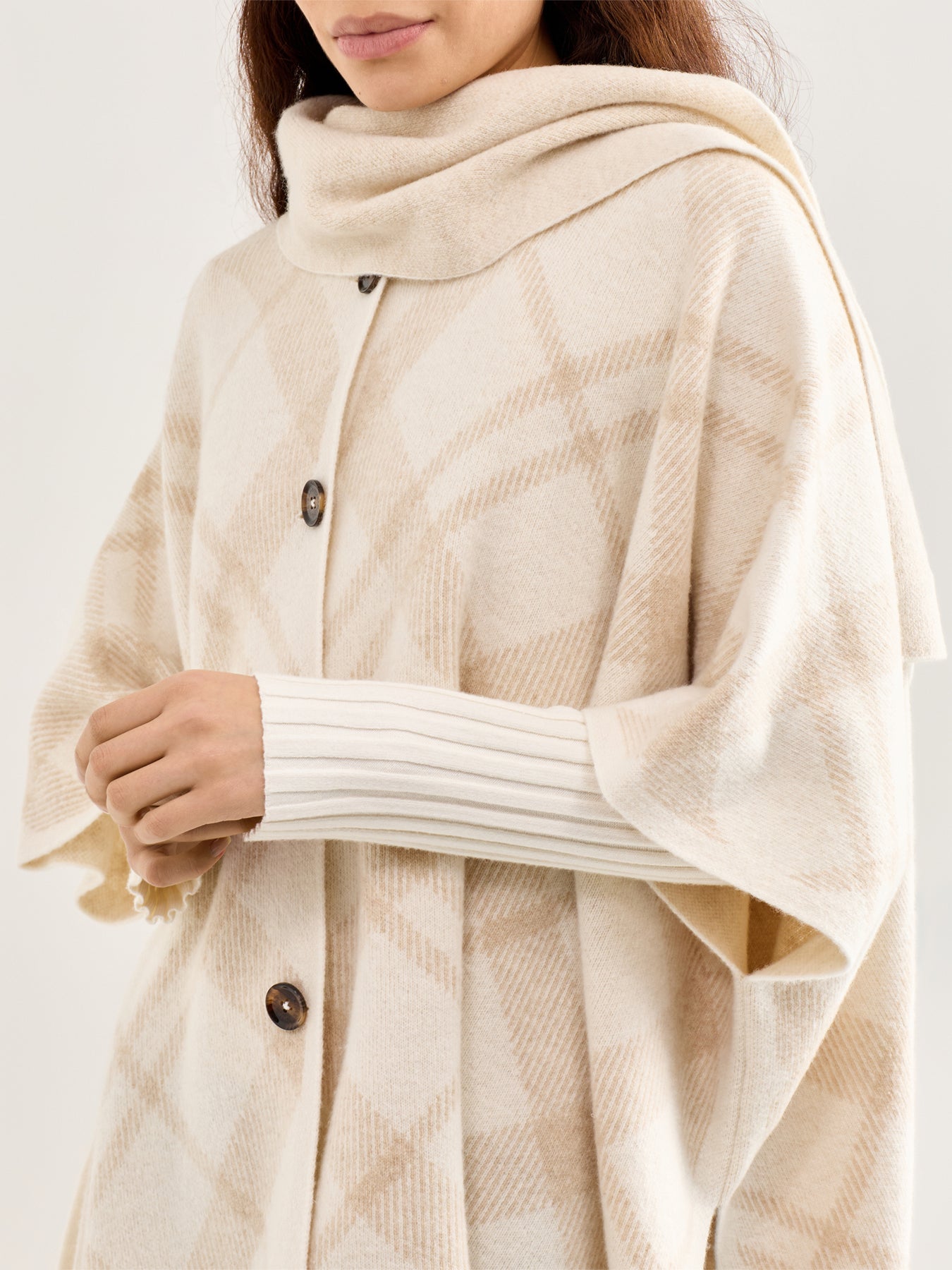 Vienna Knitted Cape Beige