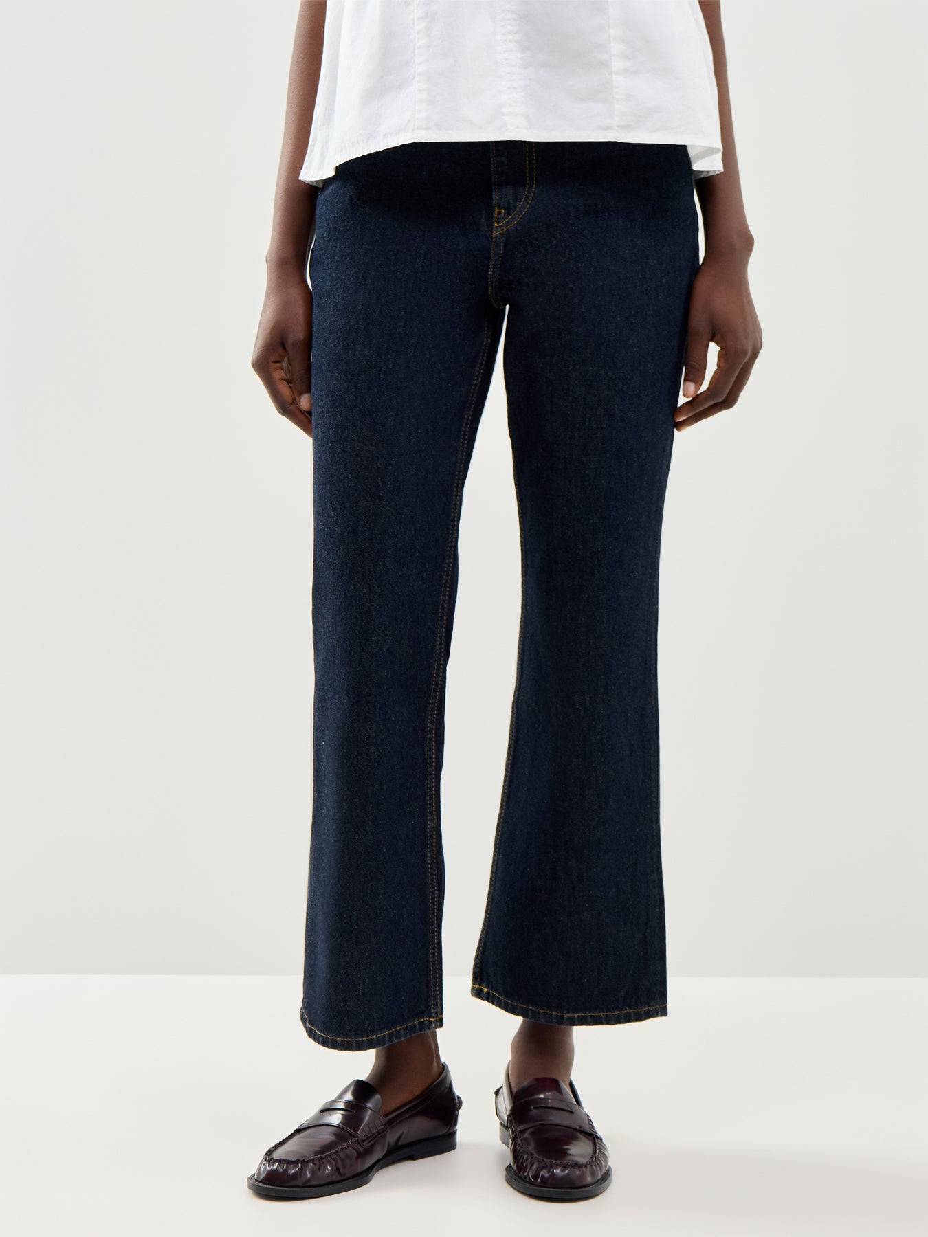 Essentials Rinse Denim Betzy Cropped Jeans