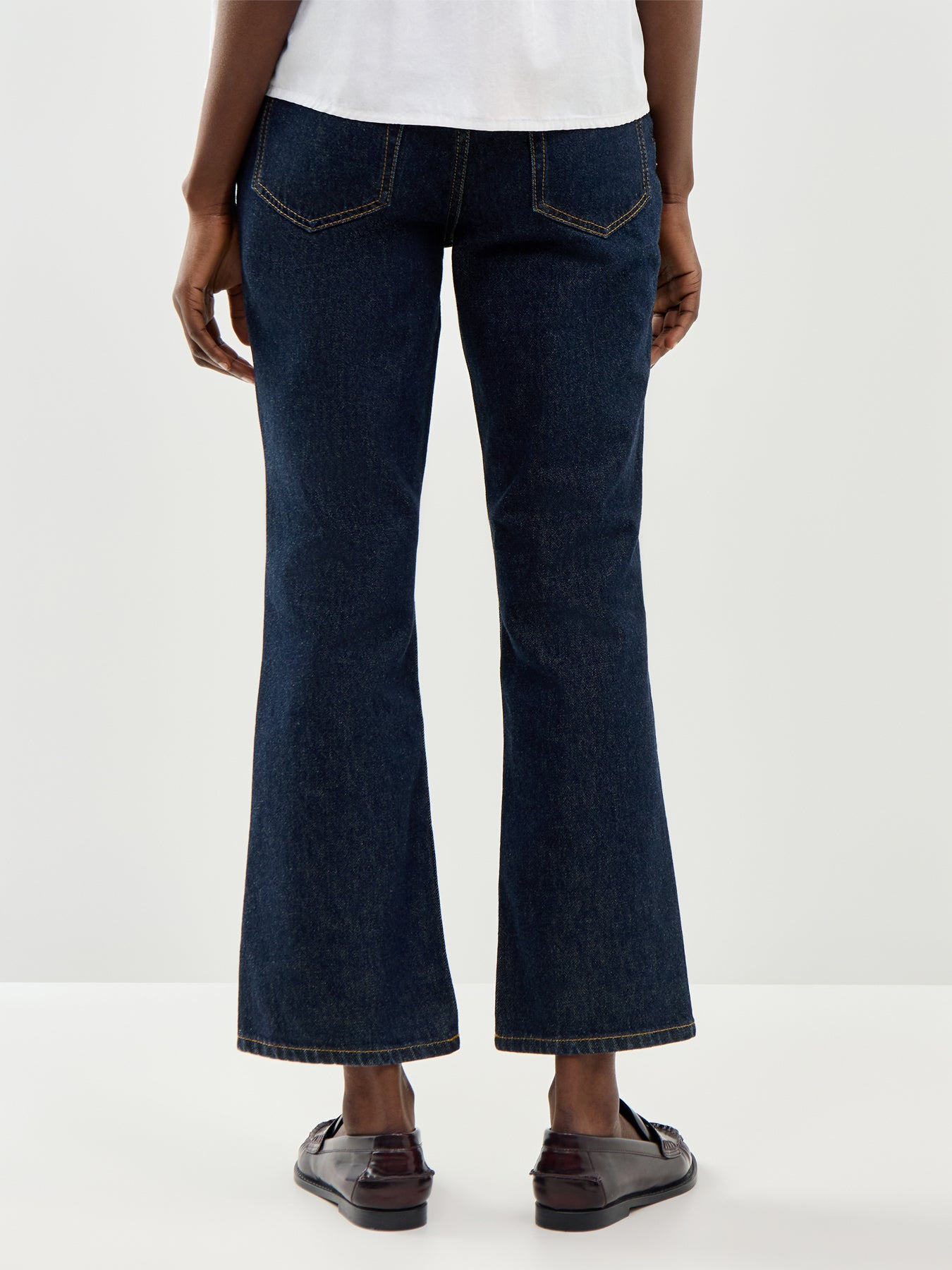 Essentials Rinse Denim Betzy Cropped Jeans