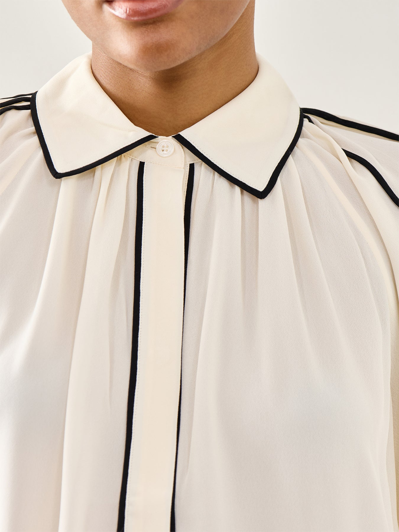 Bea Contrast Edge Chiffon Blouse