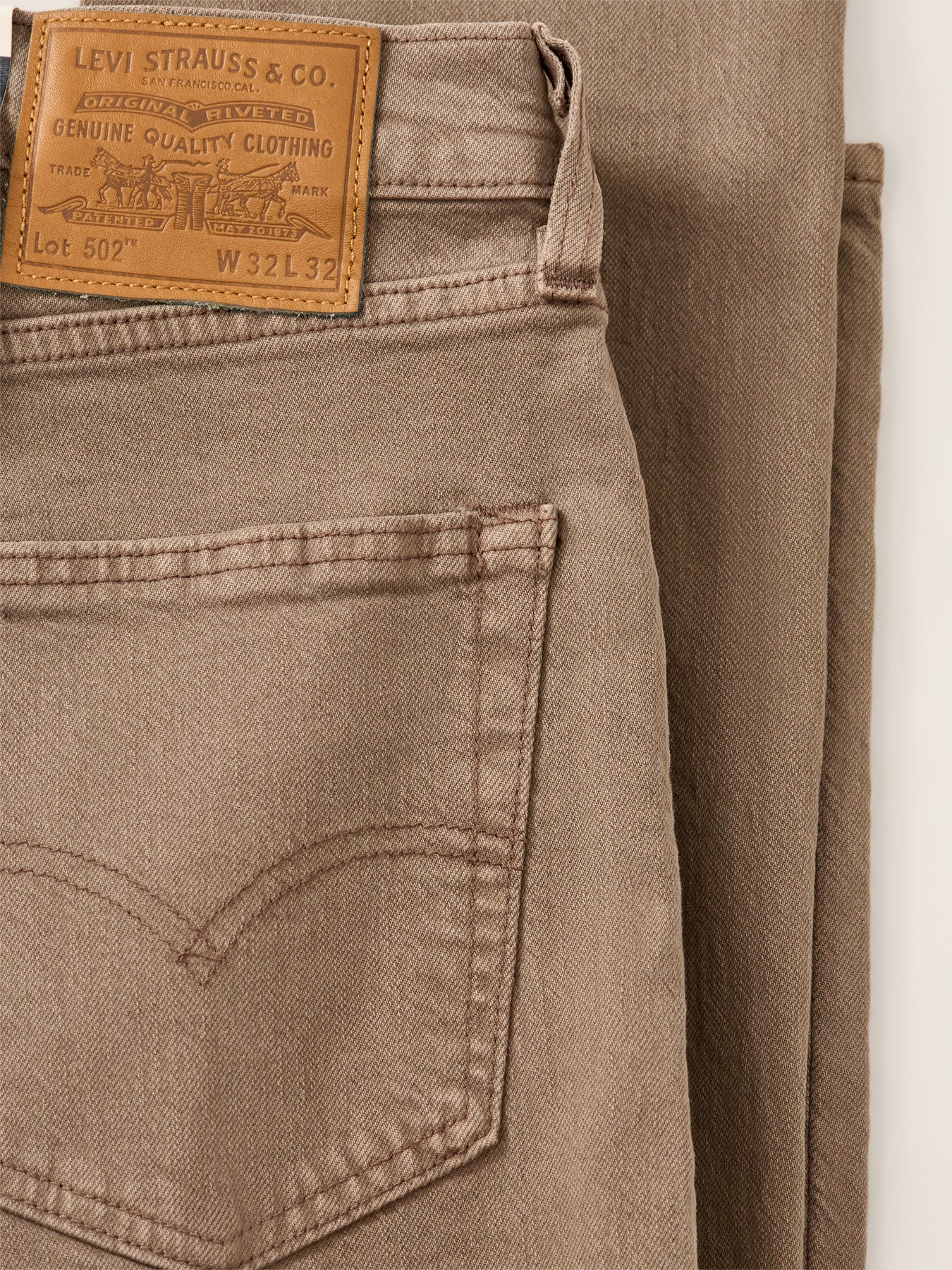 502 Taper Jeans Brown