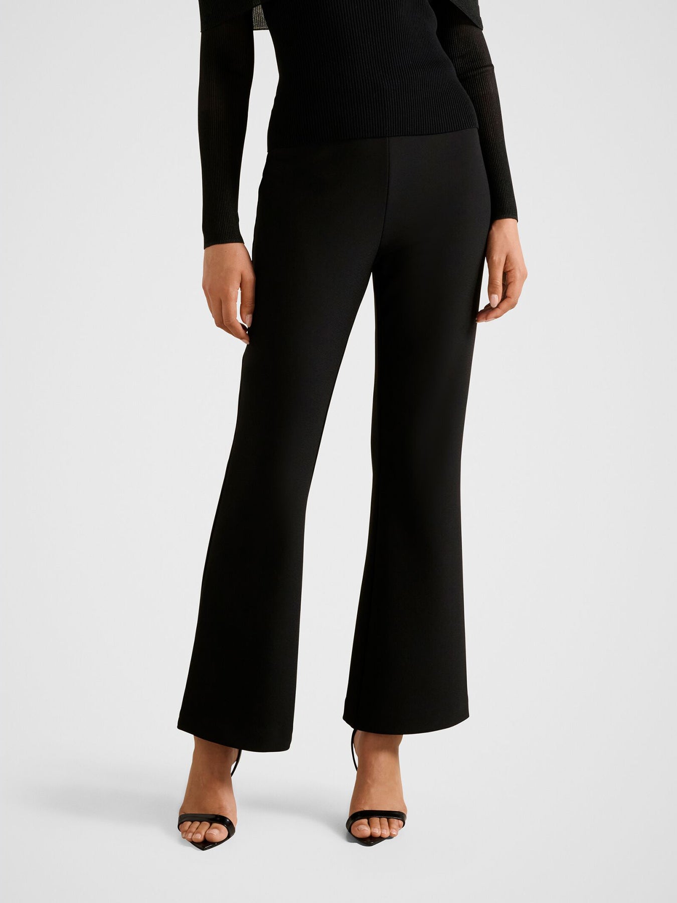 Maia Flared Pants Black