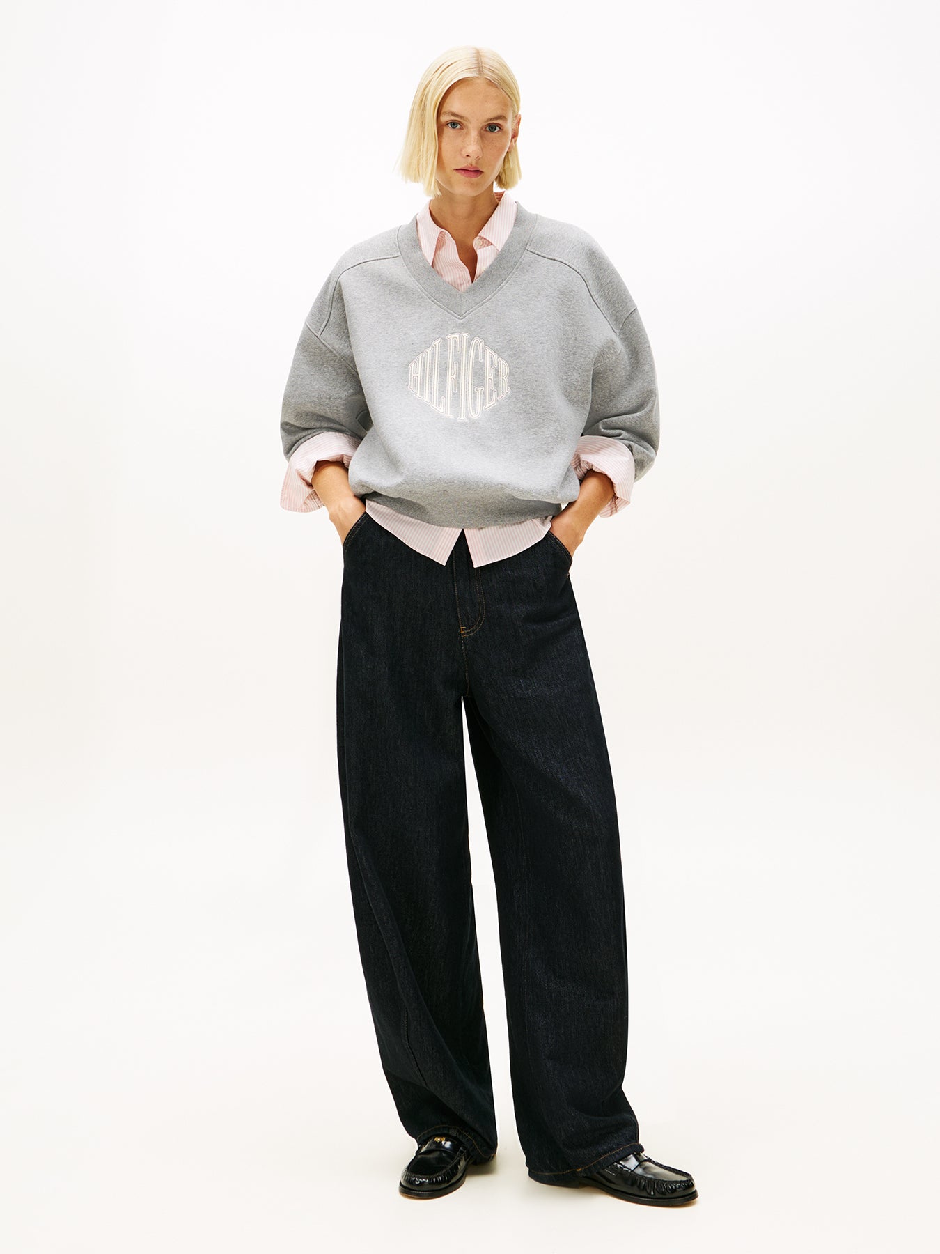 Logo V-Neck Sweatshirt Grey