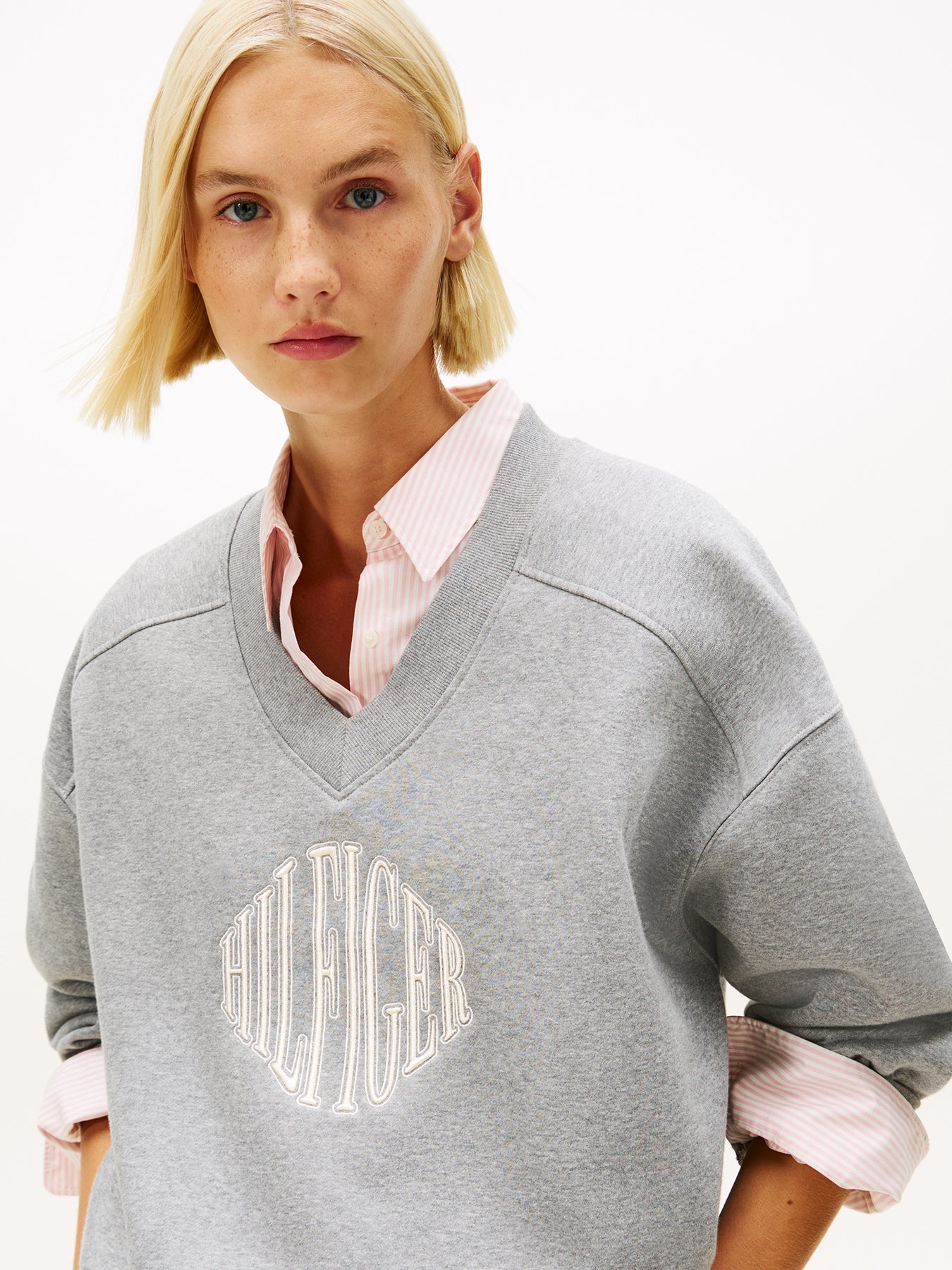 Logo V-Neck Sweatshirt Grey
