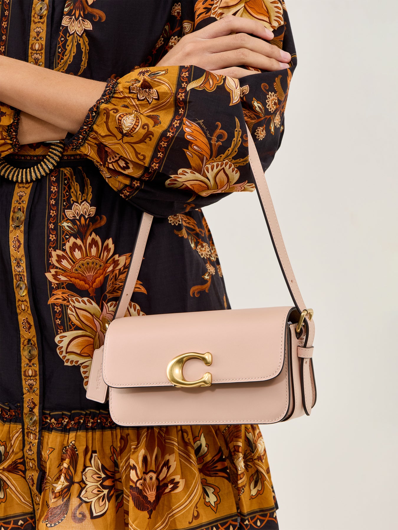 Refined Calf Leather Zoe Shoulder Bag Cream
