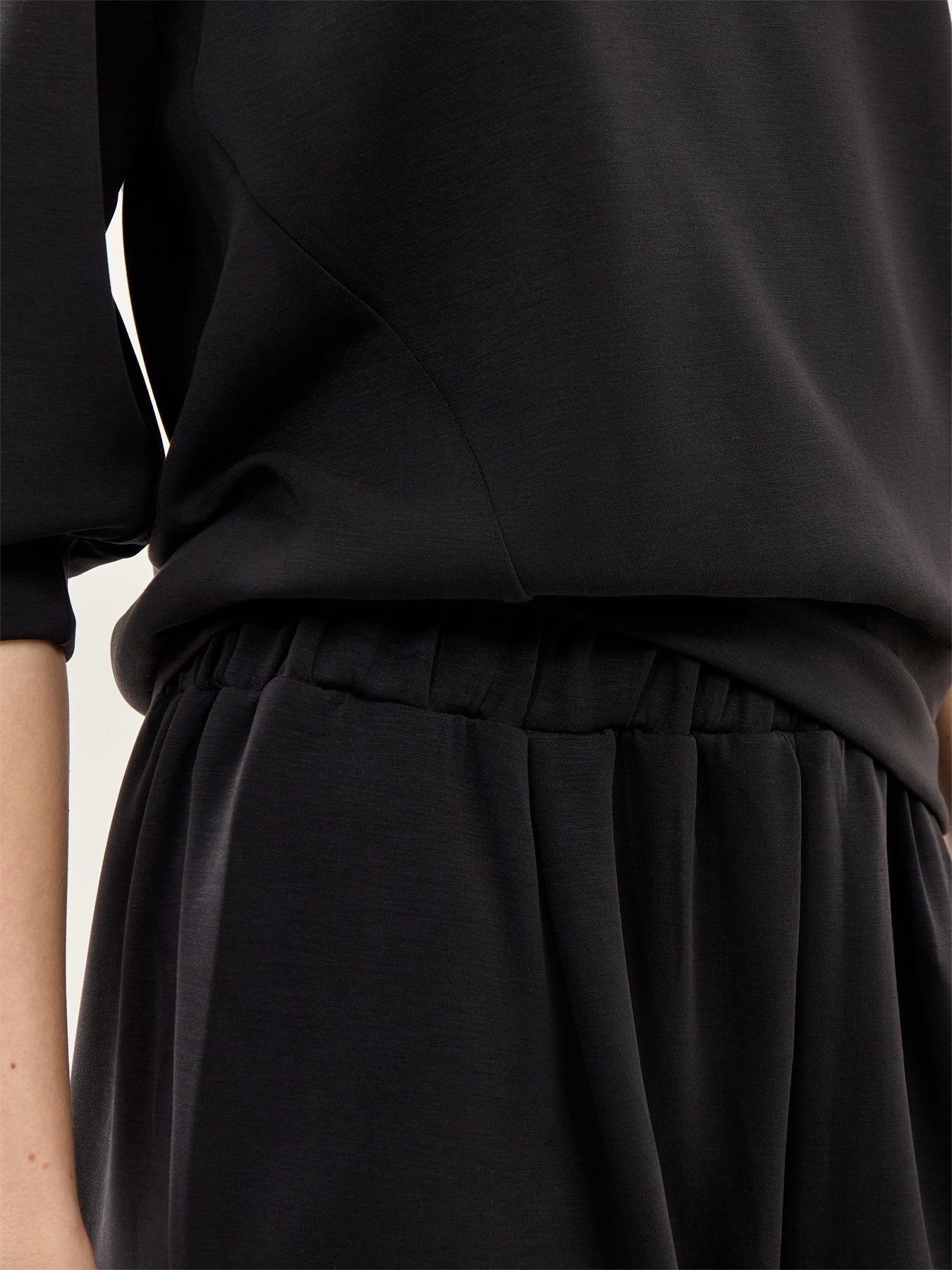 Tenny High-Waist Trousers Black