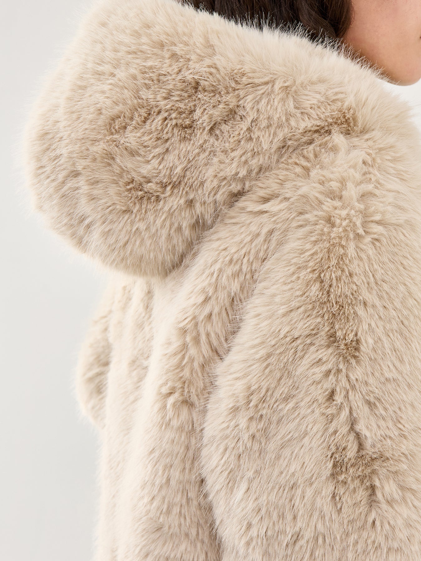 Louder Please Faux-Fur Jacket Cream