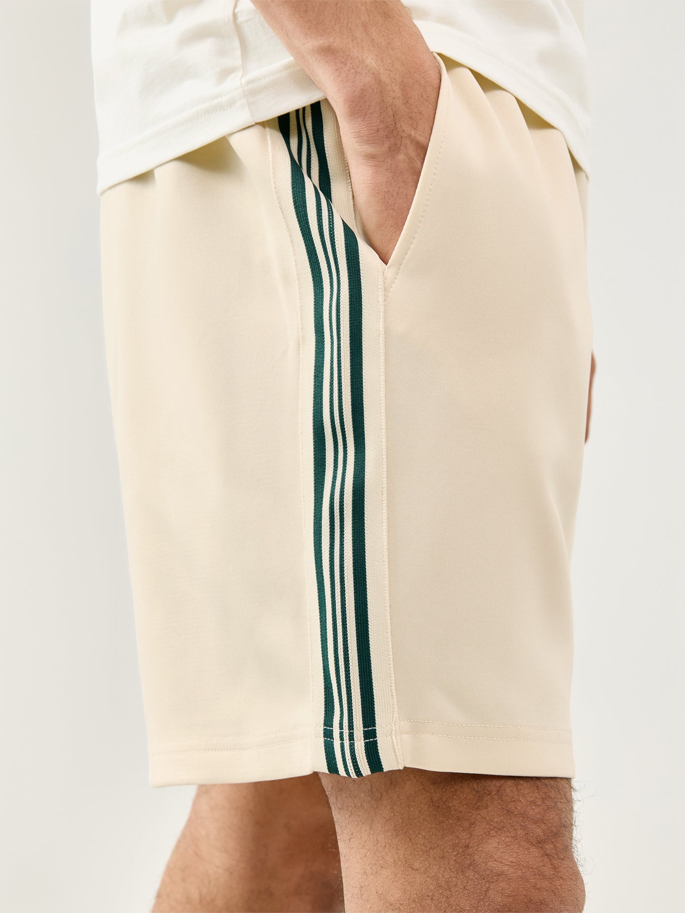 Relaxed Track Sweatshorts Cream