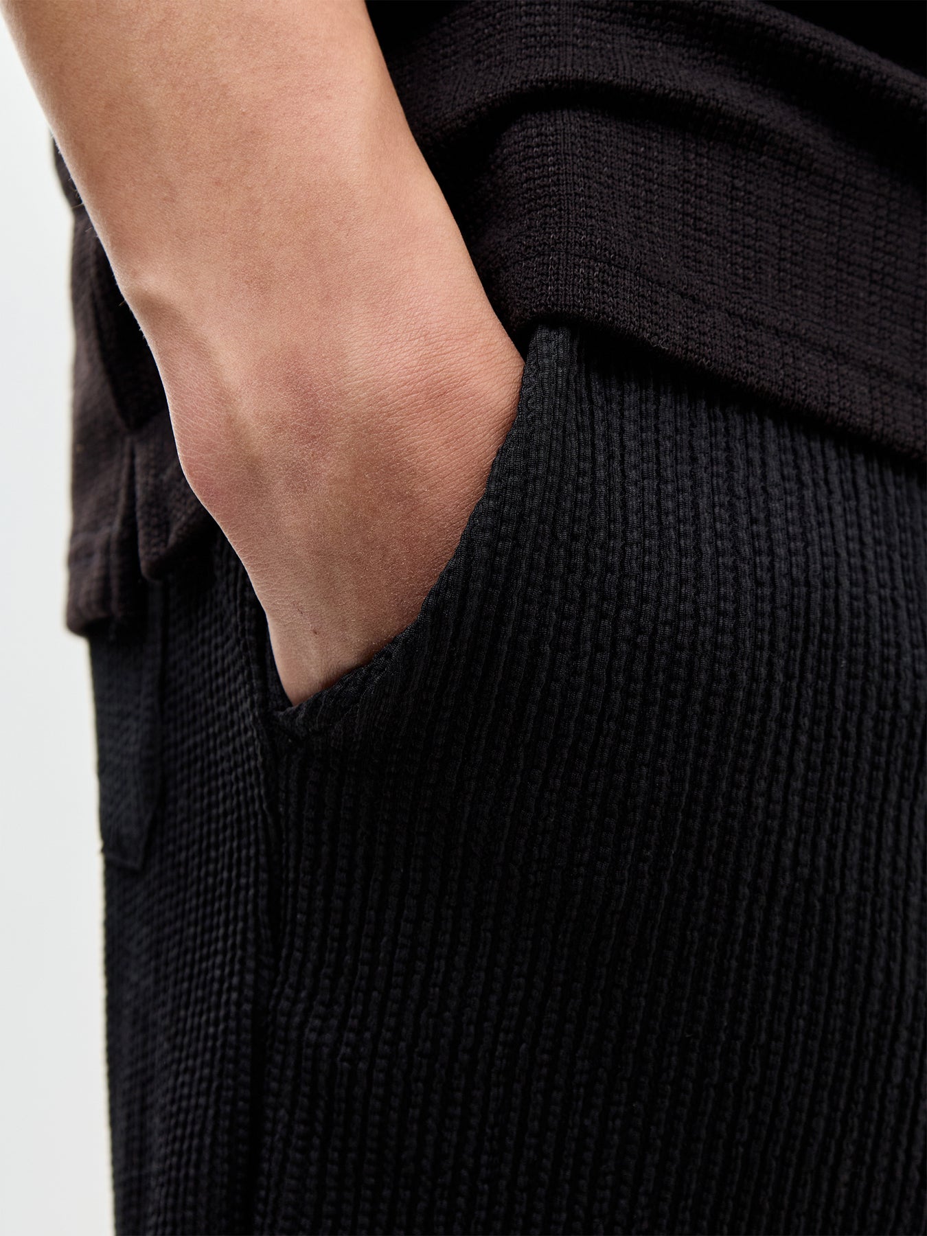 Lazio Relaxed Plissé Shorts Black