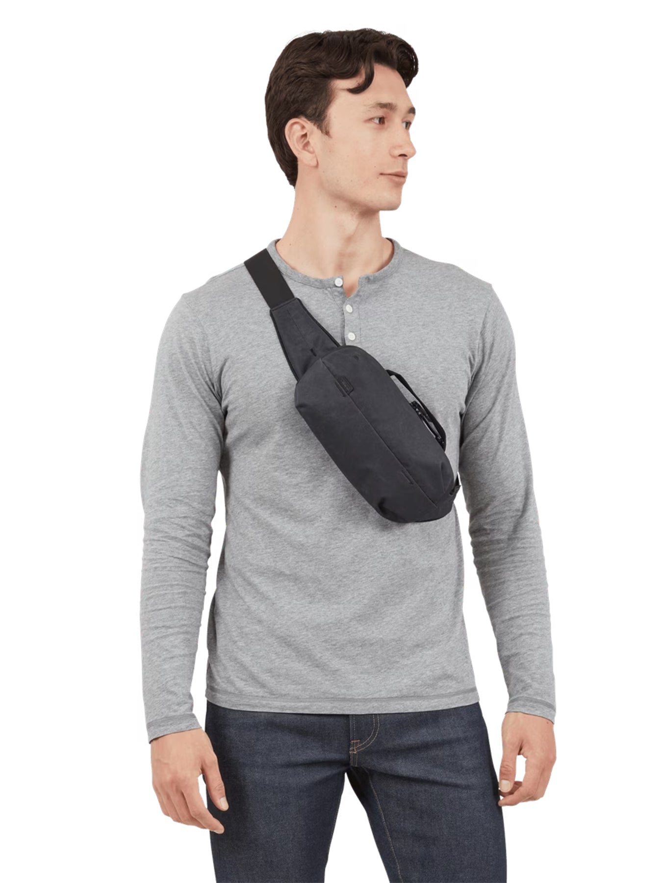 Aion Sling Bag Black