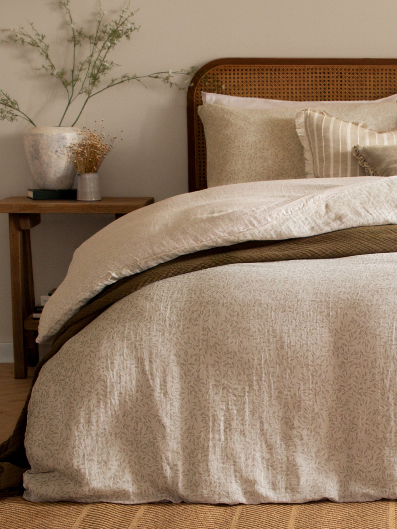 Perrie Leaf Pattern Duvet Cover Collection