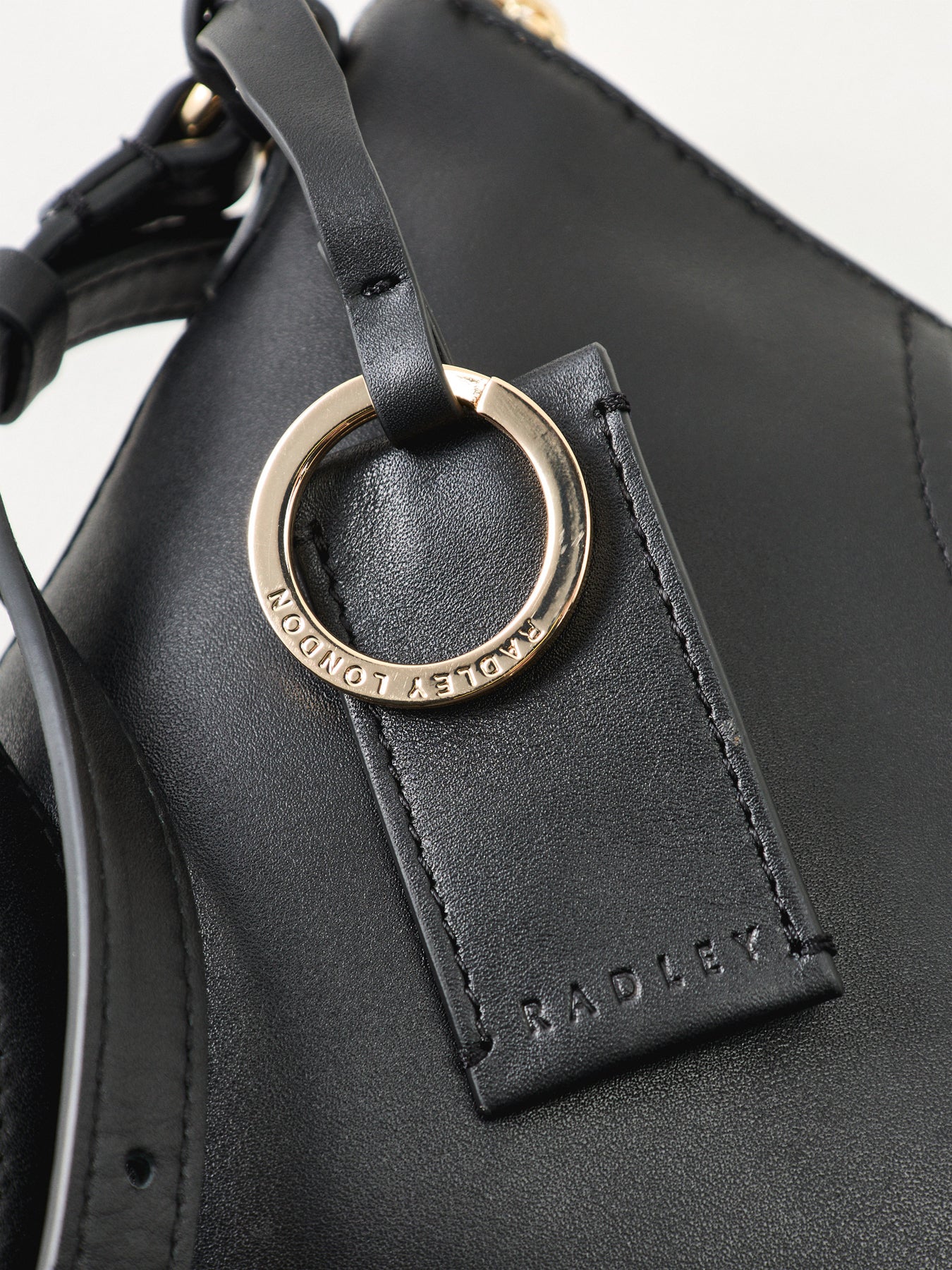 Pockets Medium Zip Top Crossbody Bag Black